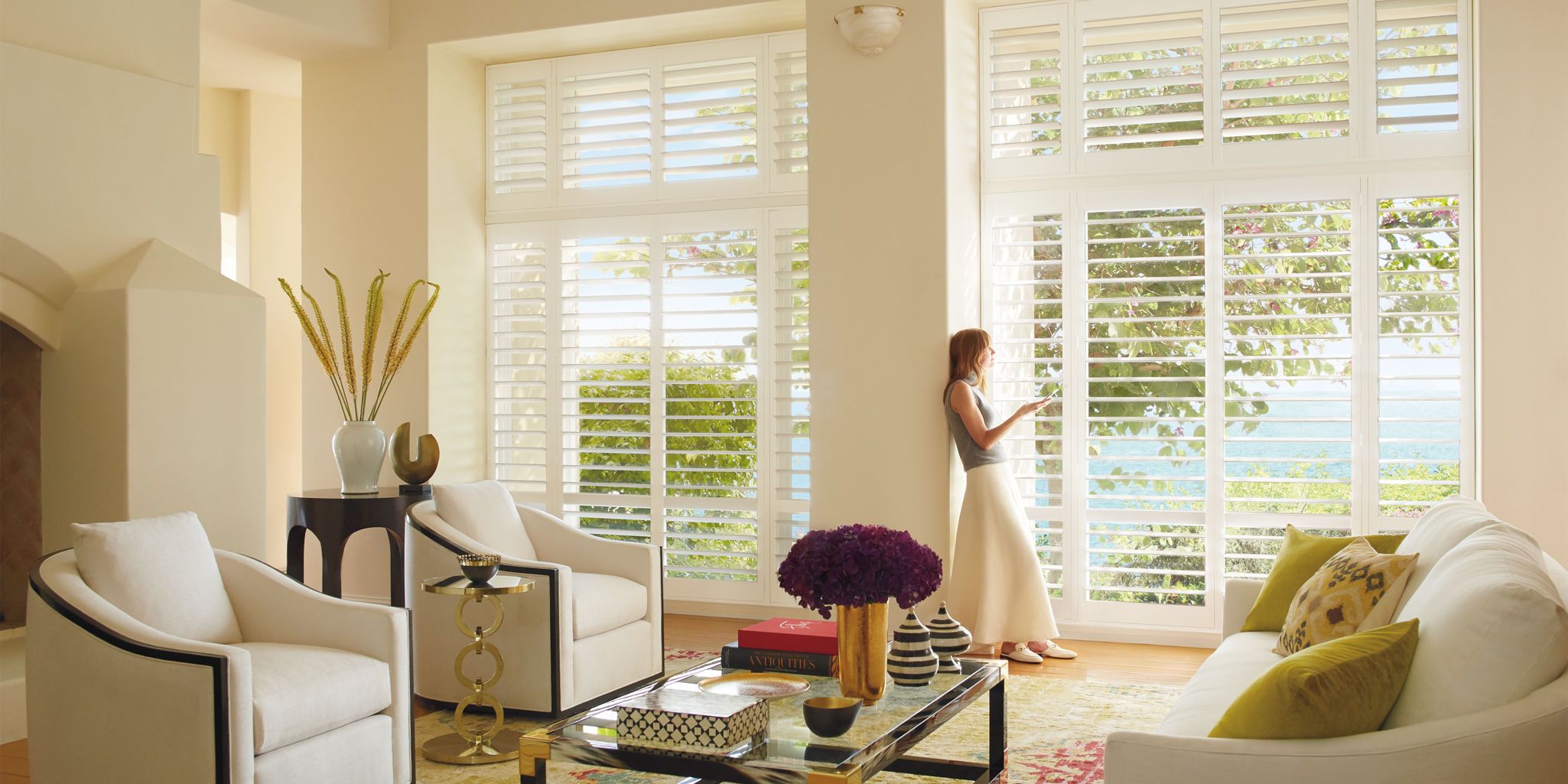 photo: palm-beach-polysatin-bright-white-69325752-3:horizontal-lg