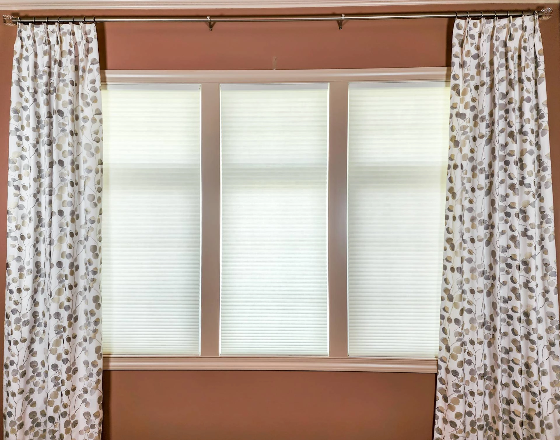 photo: 10181343-banner-what-is-the-hunter-douglas-vertiglide-system.jpg
