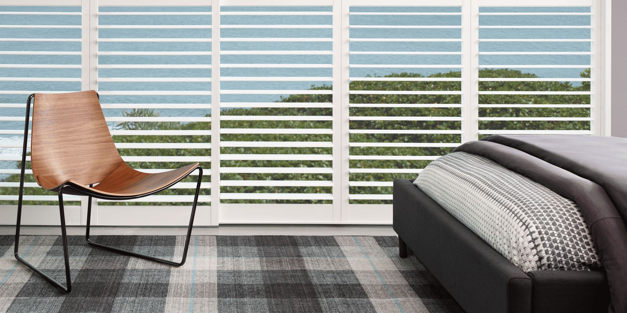 photo: palm-beach-polysatin-bright-white-46661257-3:horizontal-lg