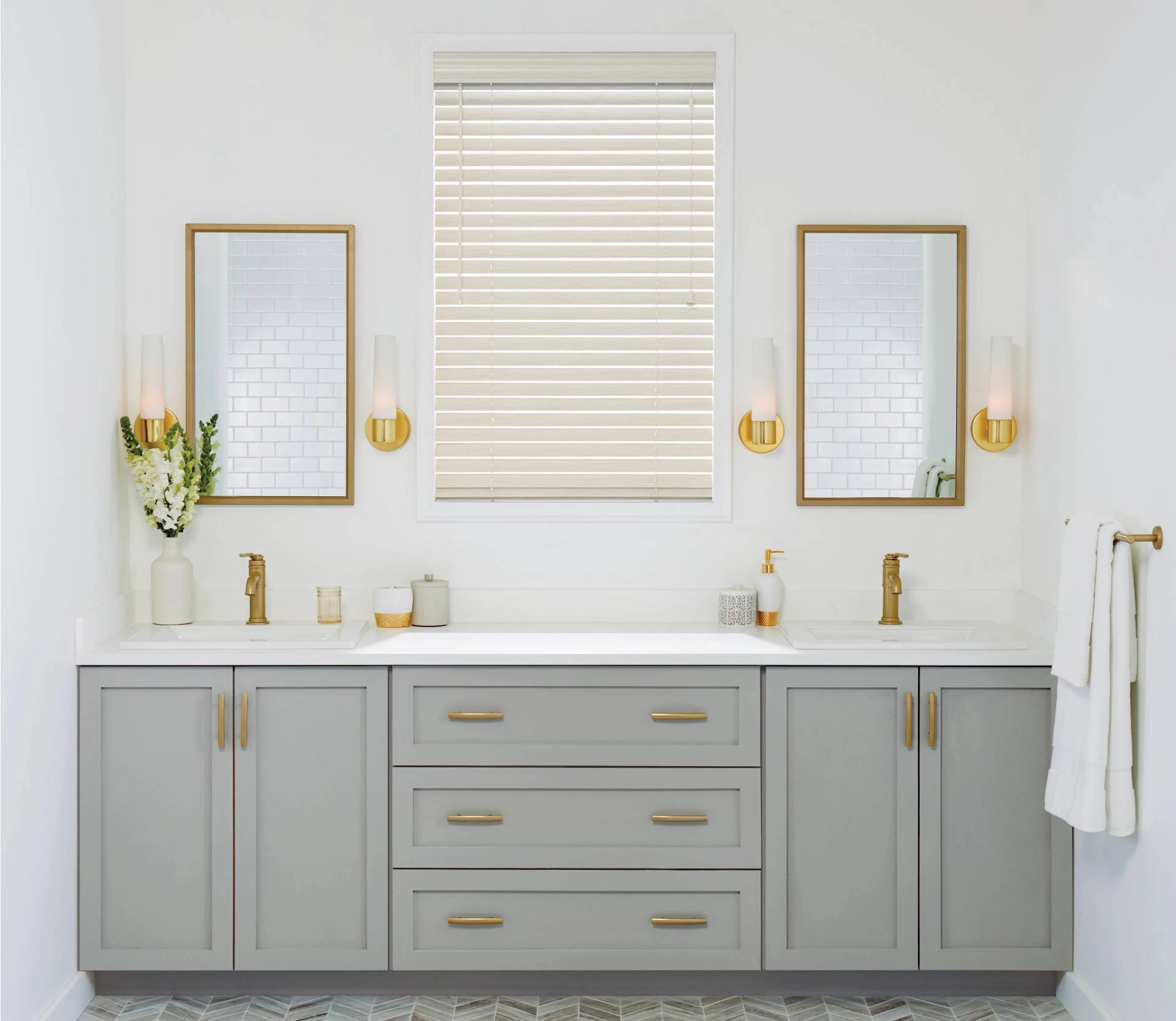 photo: 10028746-banner-top-3-best-bathroom-window-treatments.jpg
