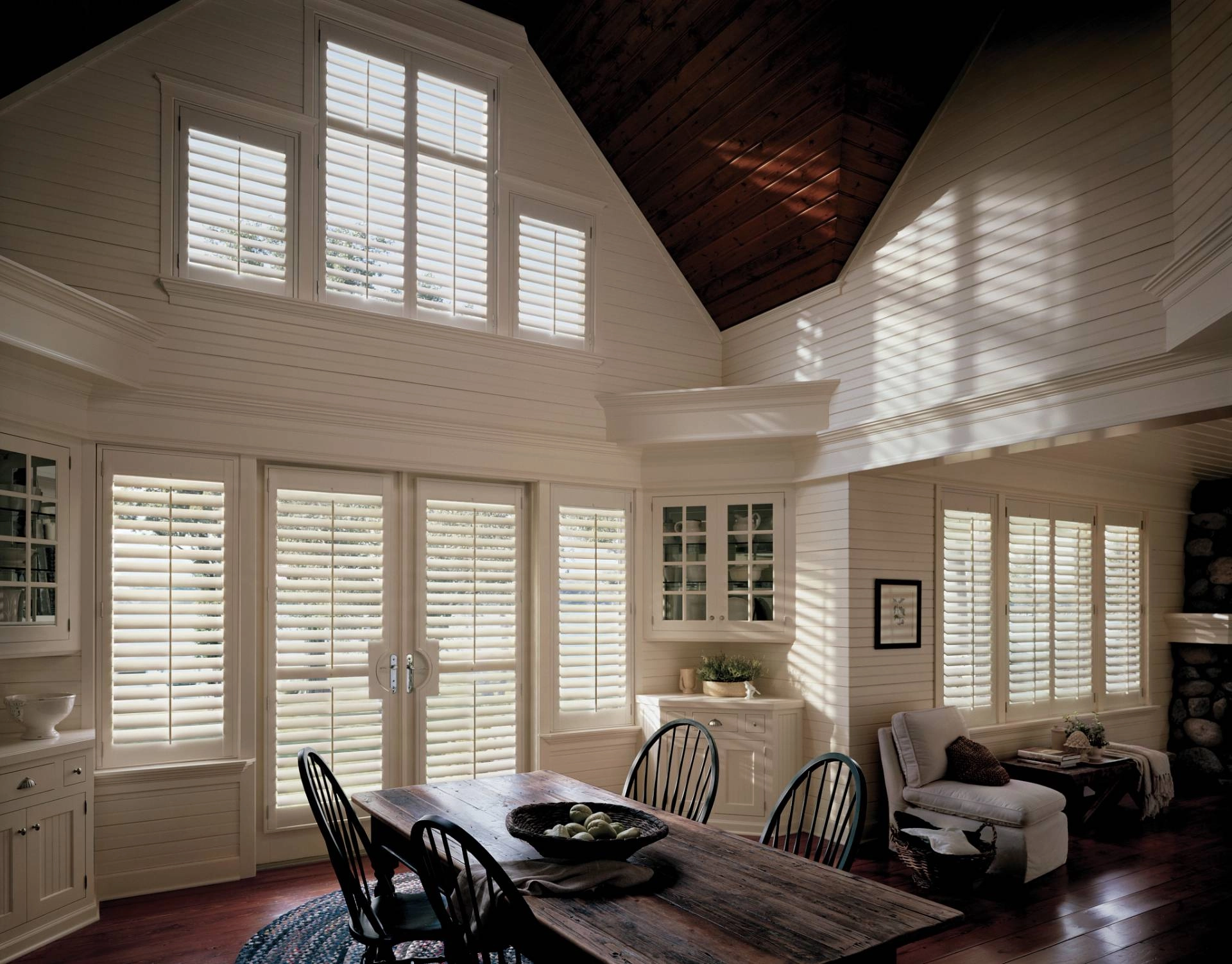 photo: 10039417-banner-are-shutters-good-for-sidelights.jpg