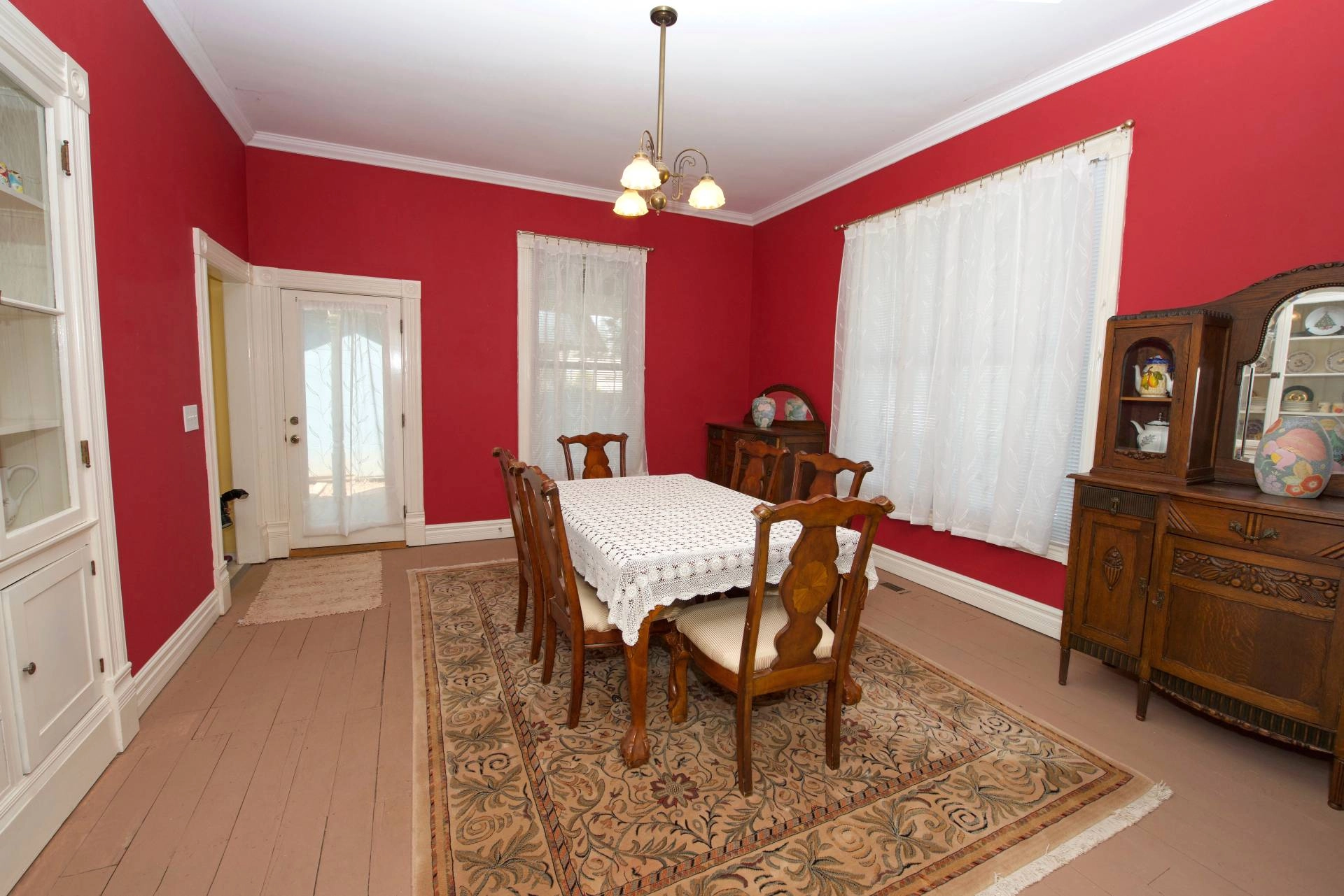 photo: 10030027-banner-dining-room-guide-window-treatments-and-more.jpg
