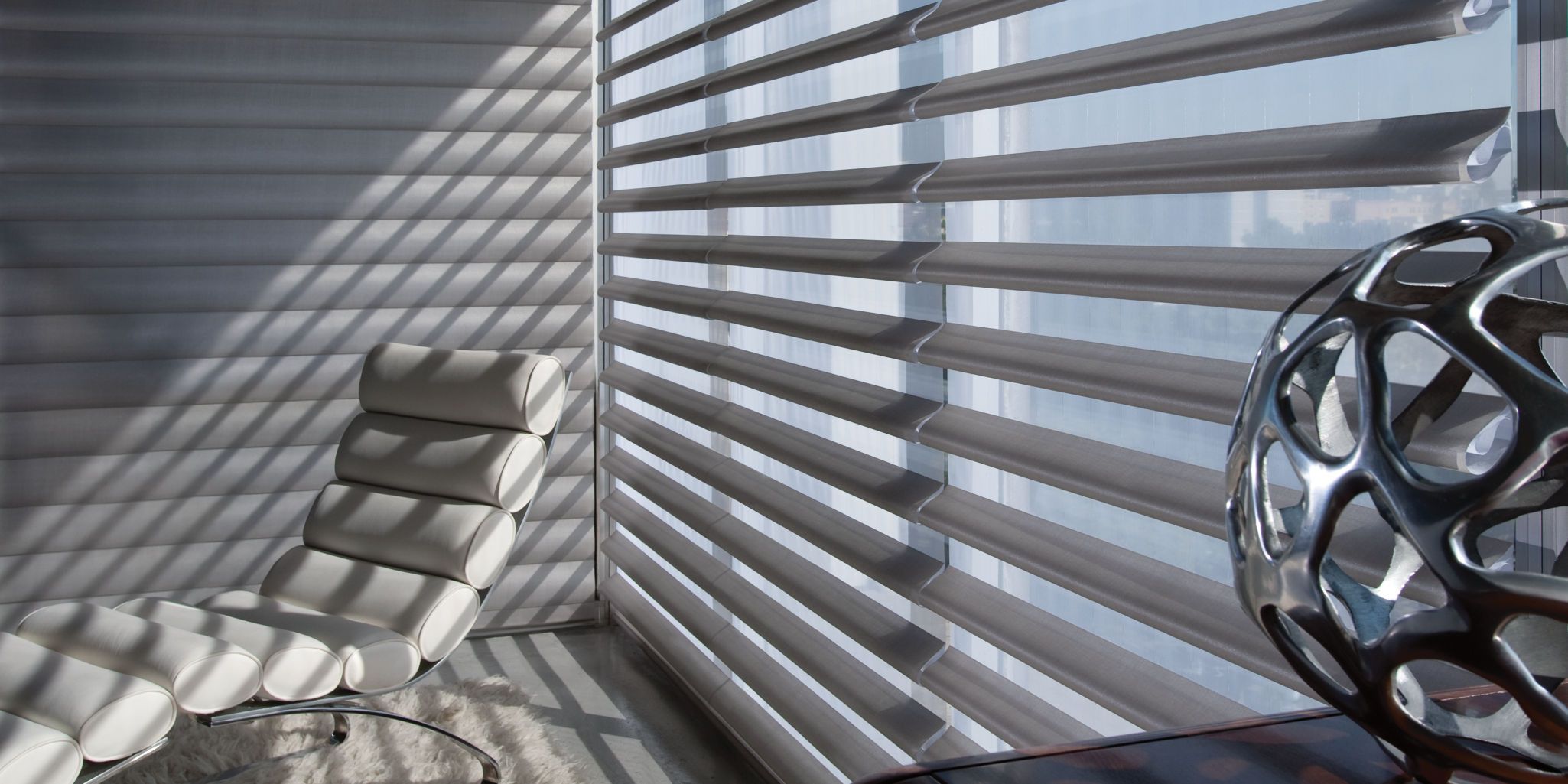 photo: pirouette-satin-metallic-reflection-47703003-2:horizontal-lg