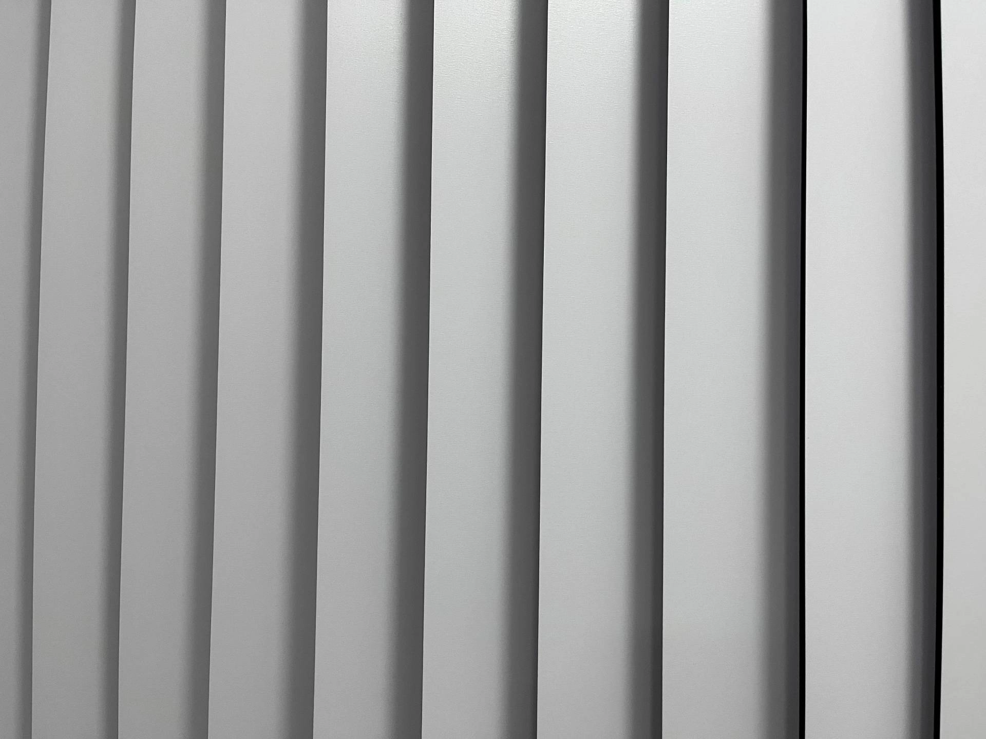 photo: 10058671-banner-pros-and-cons-of-layered-shades.jpg