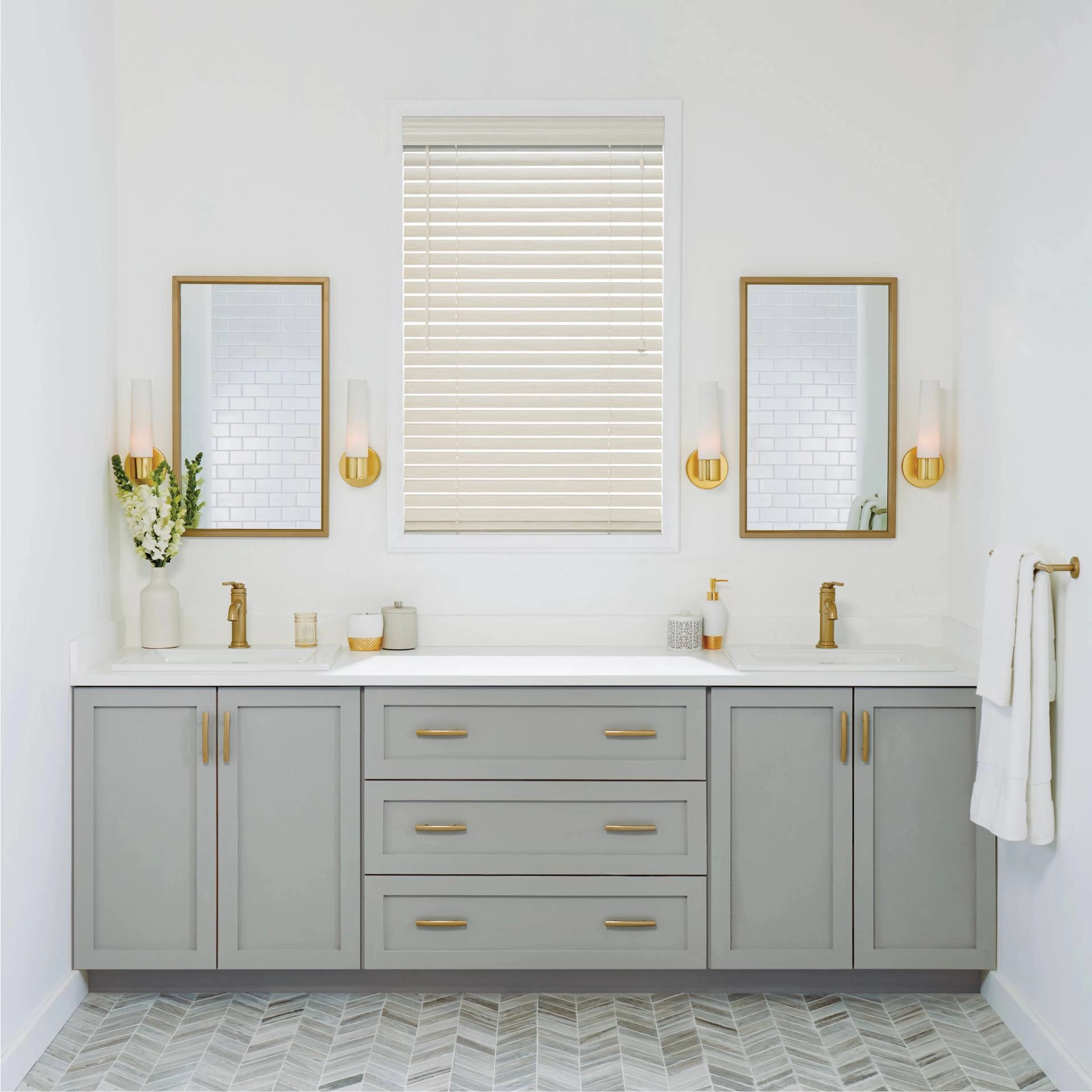 photo: 10042302-banner-how-to-make-your-guest-bathroom-more-welcoming.jpg