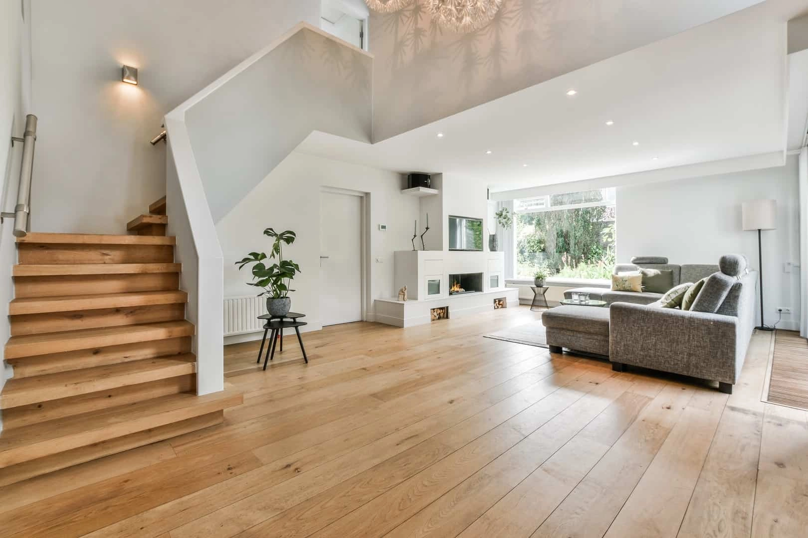 photo: 10038294-banner-benefits-of-wood-flooring-for-homes.jpg