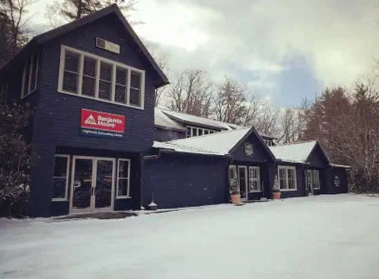 Hunter Douglas Dealer Image