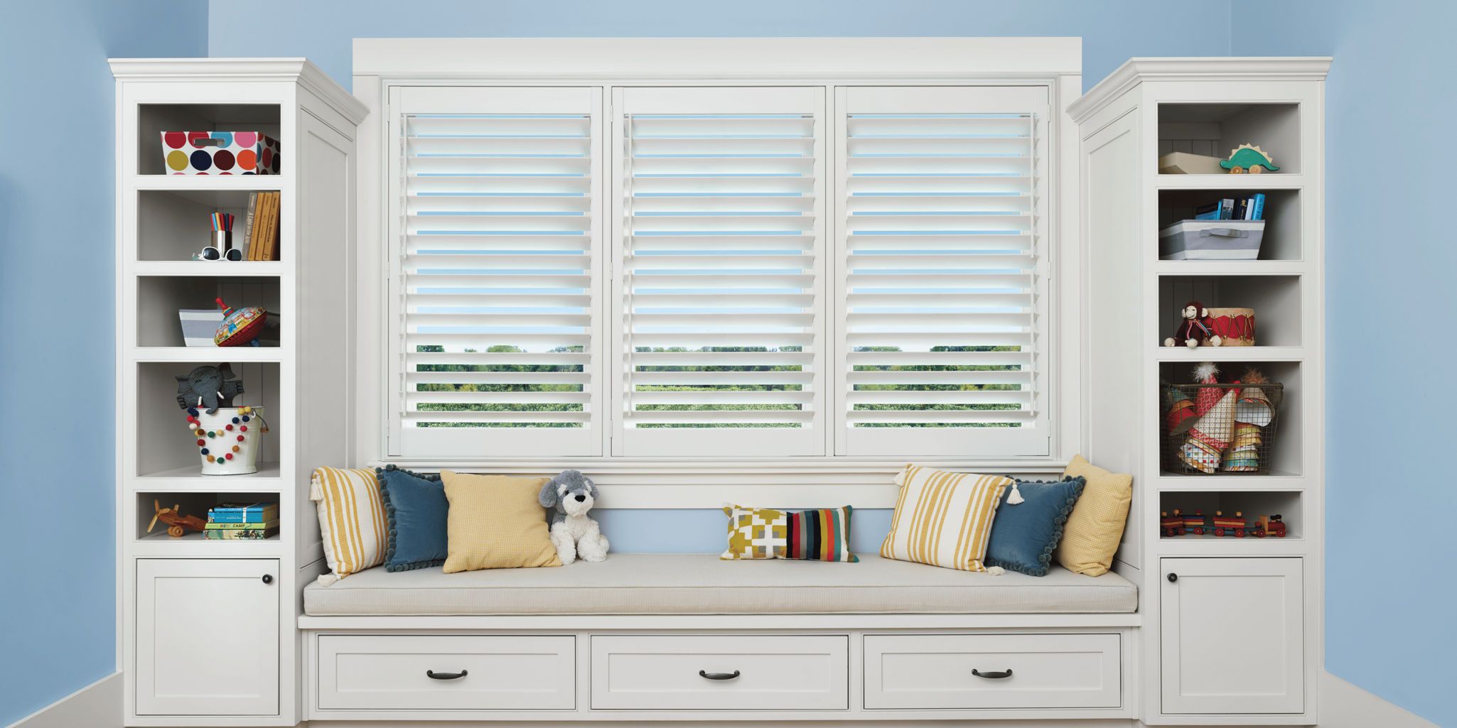 photo: palm-beach-polysatin-white-46733759-3:horizontal-lg
