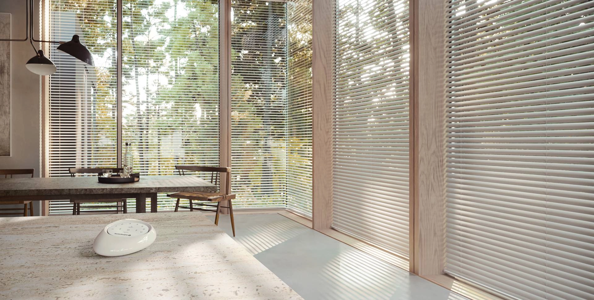 photo: 10024186-banner-what-are-mini-blinds.jpg