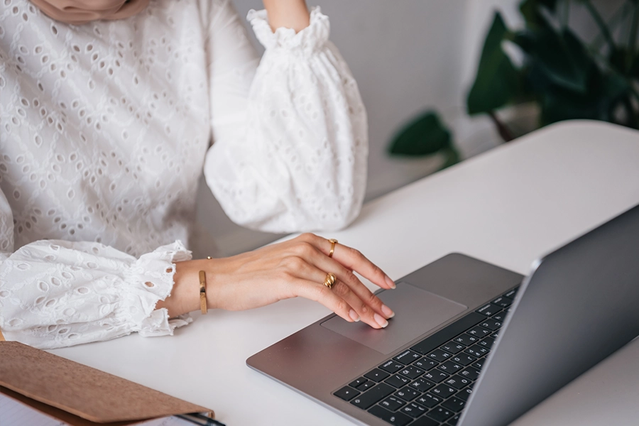 New Justine Consultant completing the online application