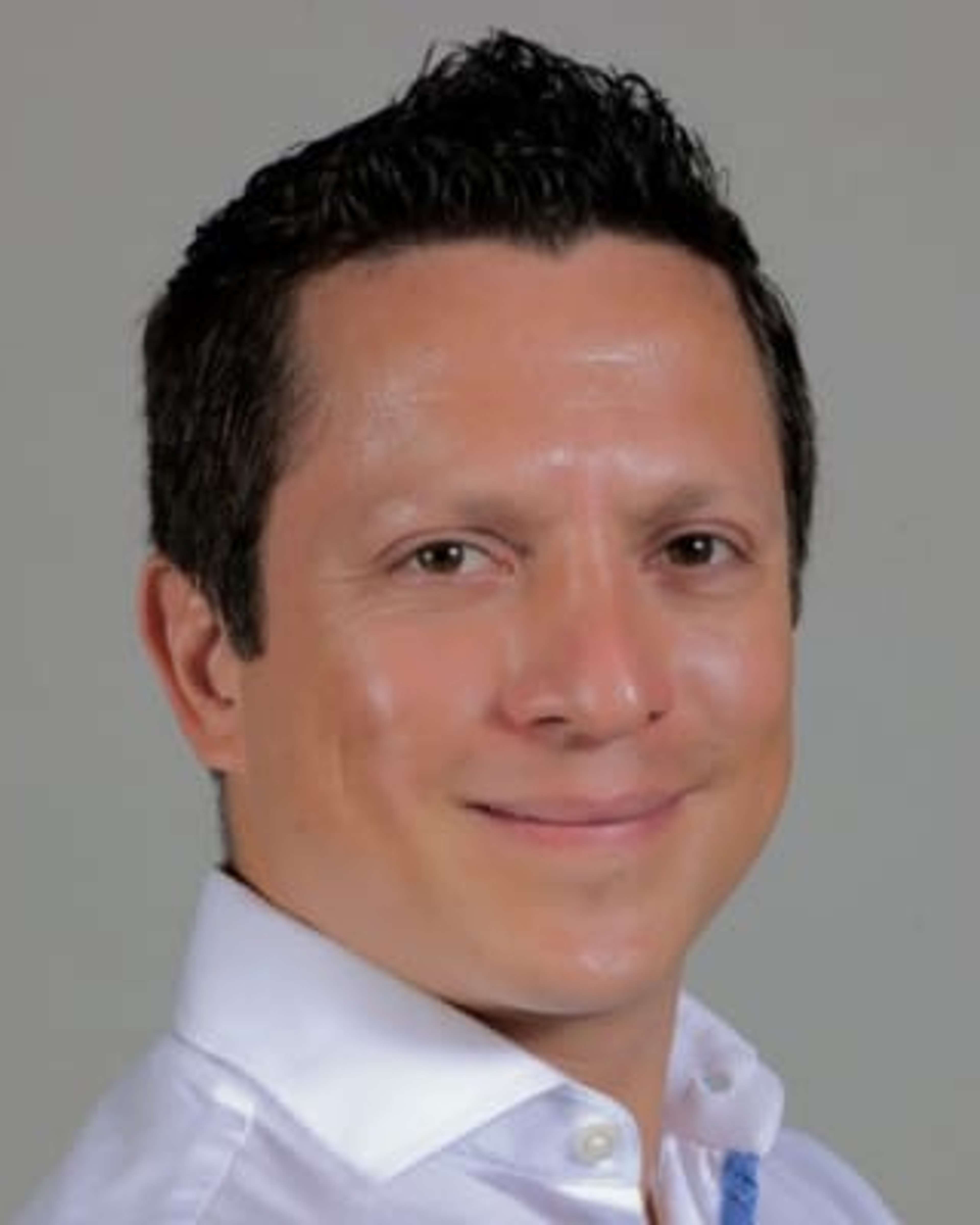 Salvador Yañez