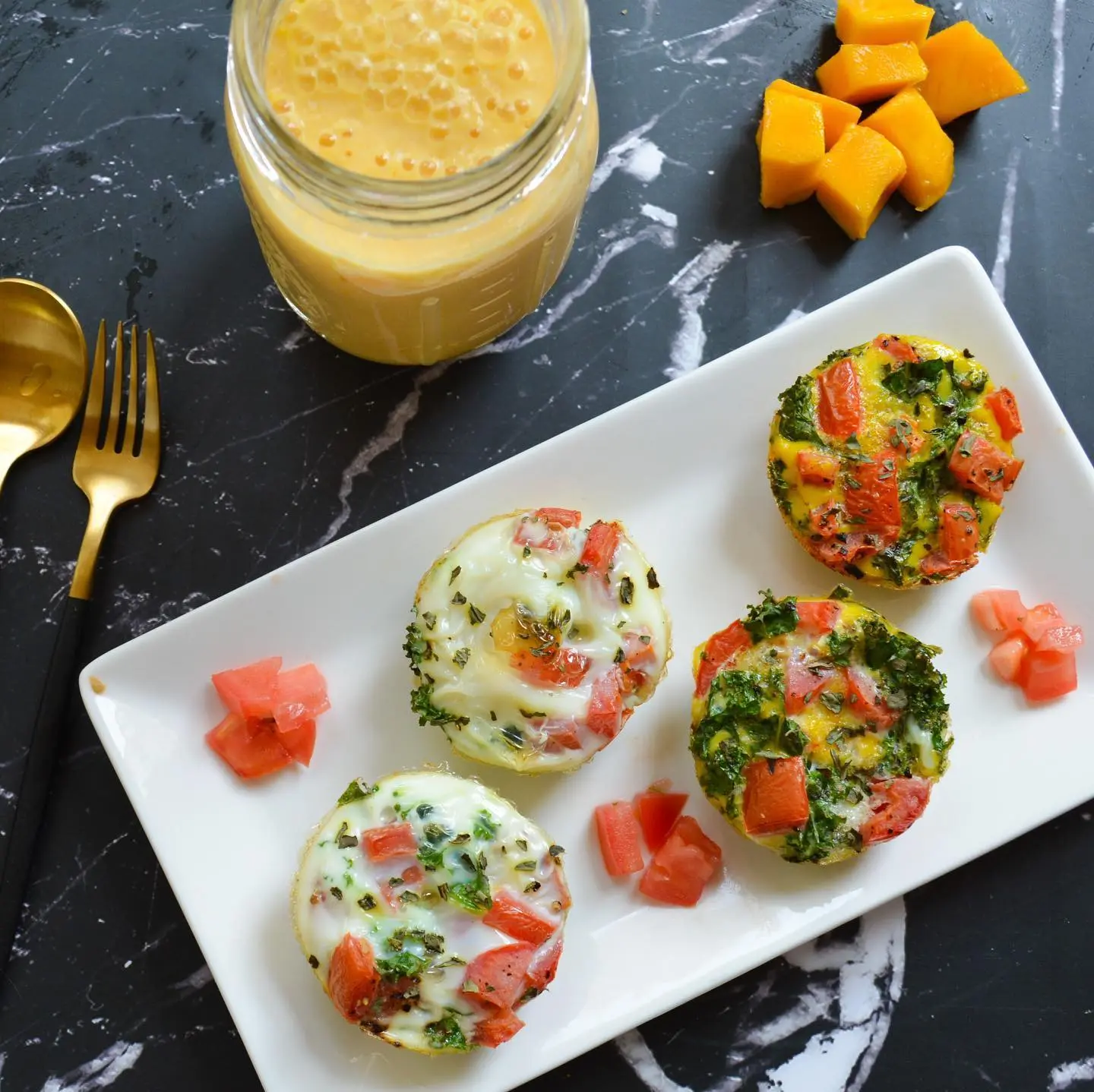 Egg Muffins with Kale & Tomato