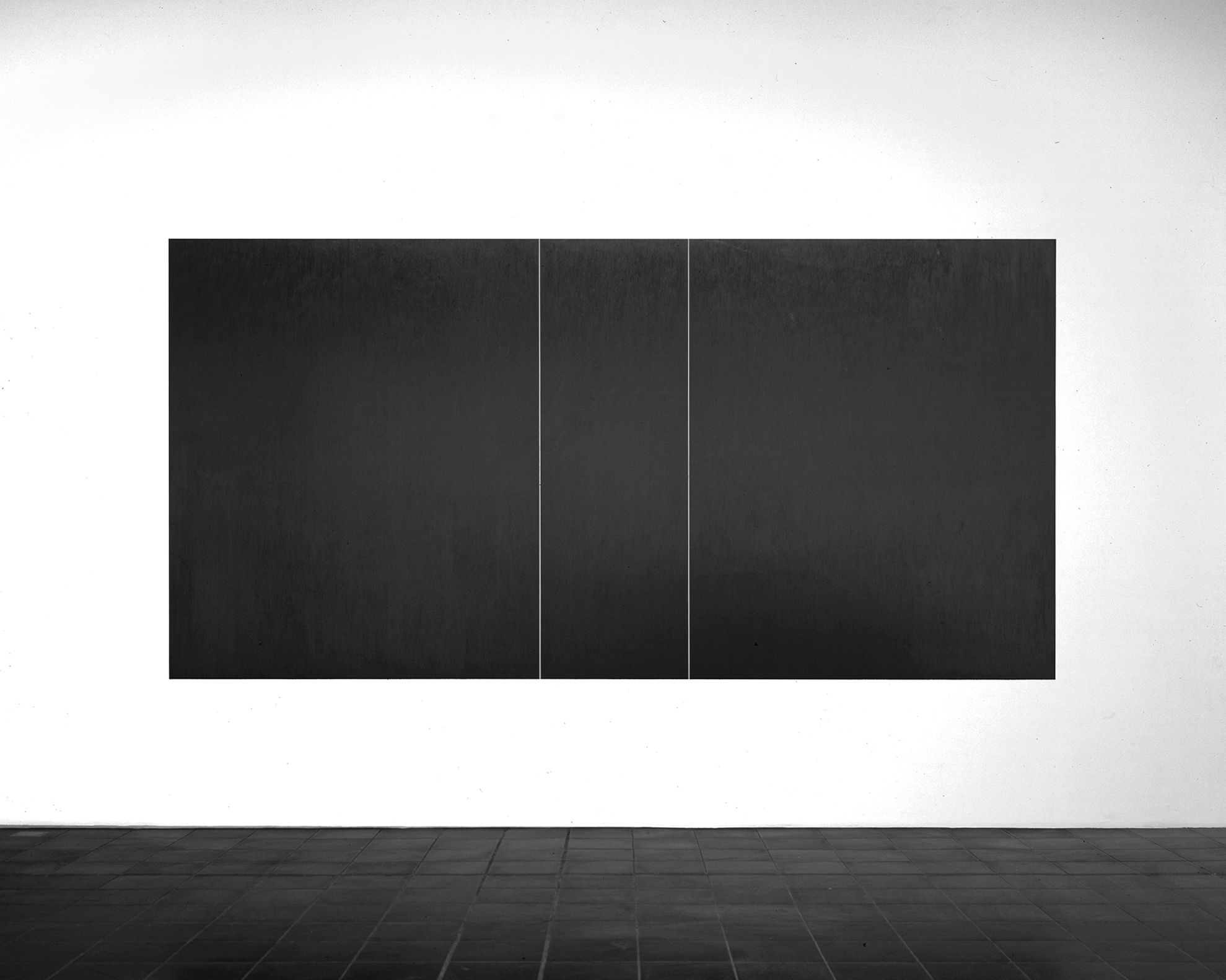 Frank Gerritz Rough Cuts II, 1998 Graphite pencil on wall 180 x 360 cm