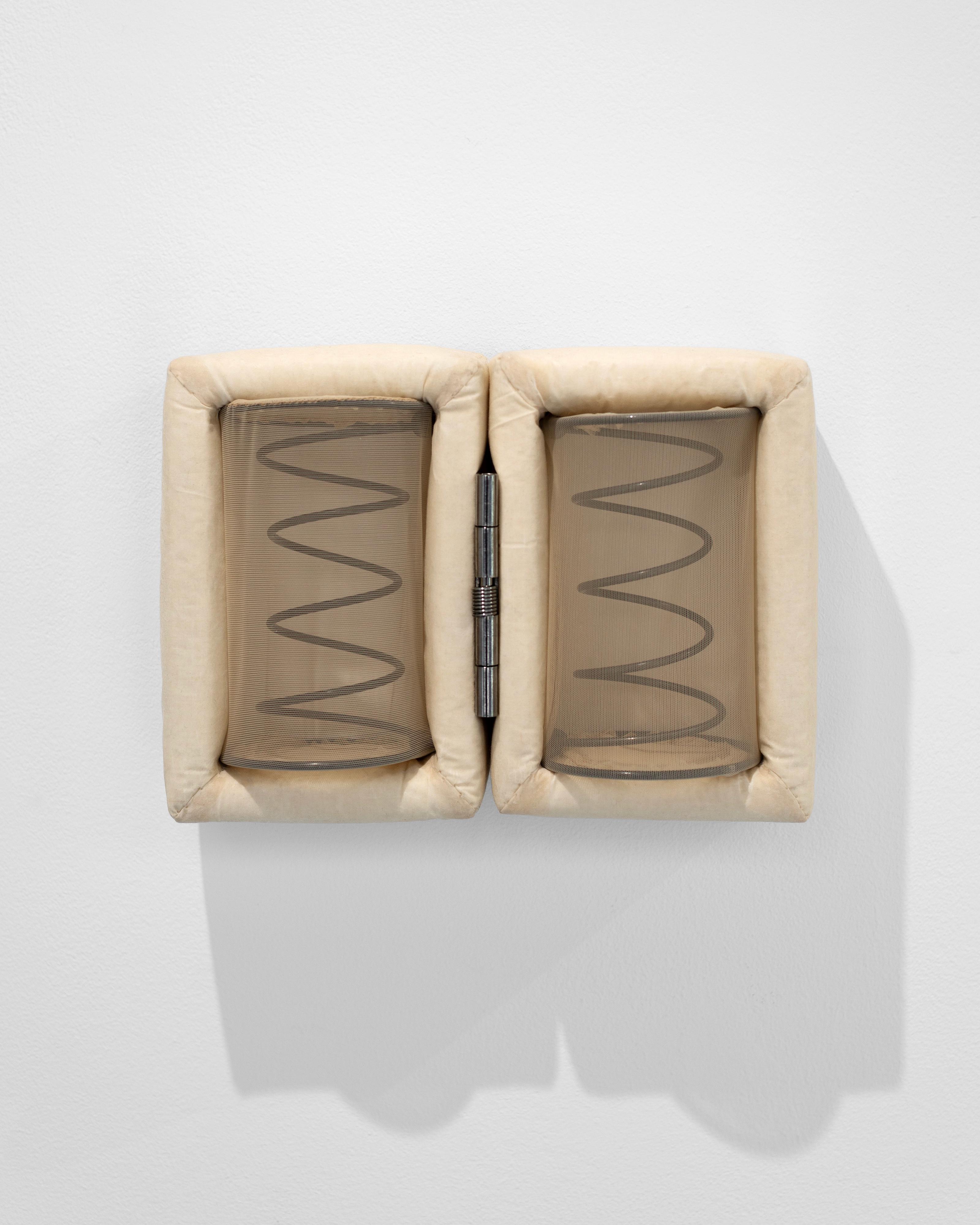 Water-Repellent Double Frame with Springs