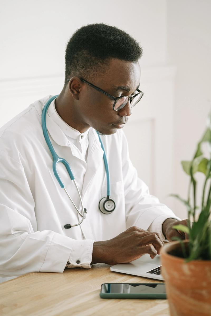 Physician Answering Service: How AI Voice Agents Fit Multi-Location Practices