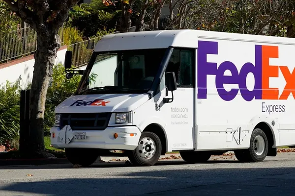 How to Reduce Shipping Costs with a Smarter Order Management Platform