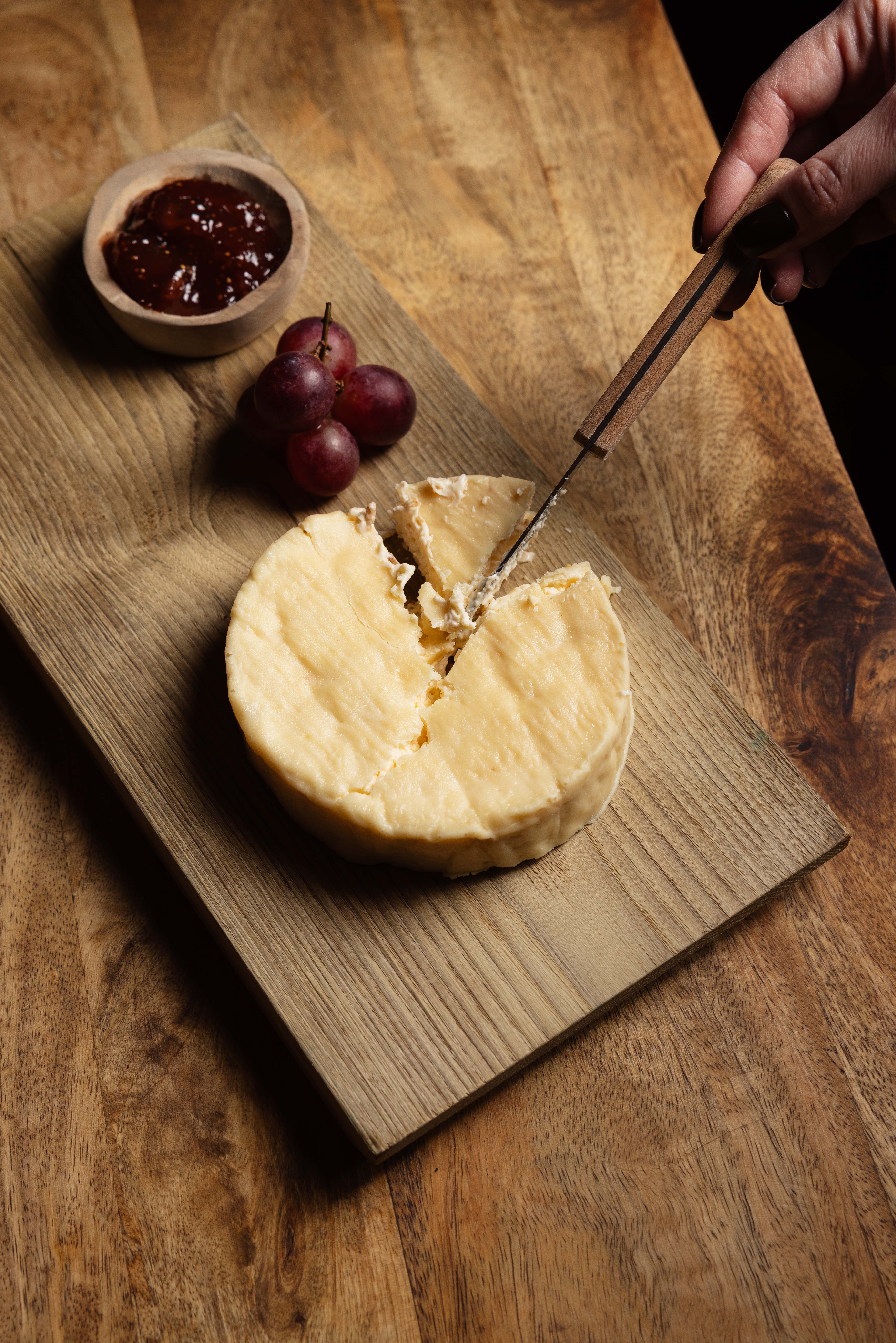 Tarta de queso de brie con mermelada de higos