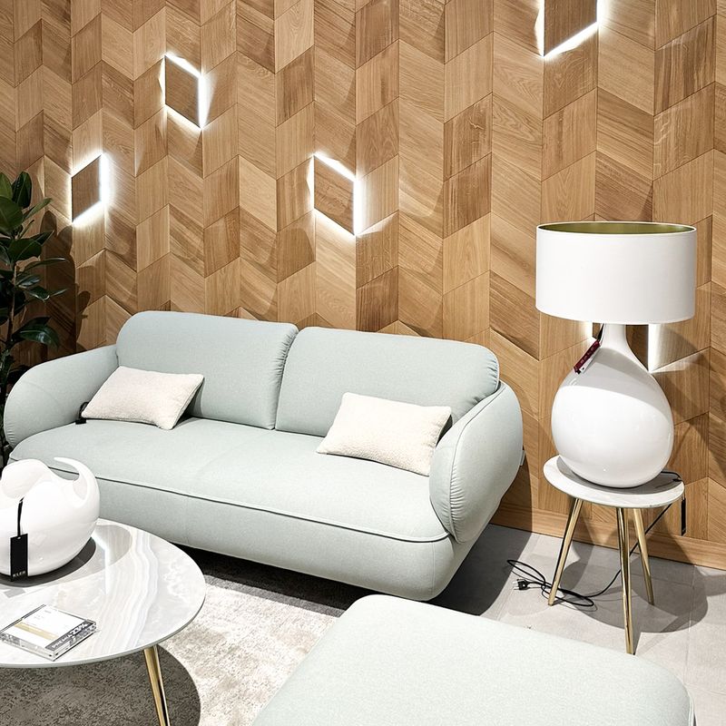 Moderne Panelwand mit Licht im KLER-Showroom Warschau detail 3