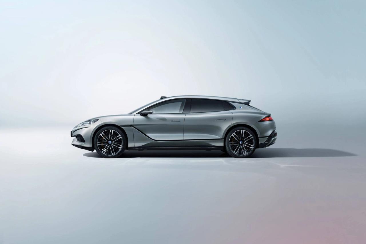 Denza Z9 GT — Mist Green