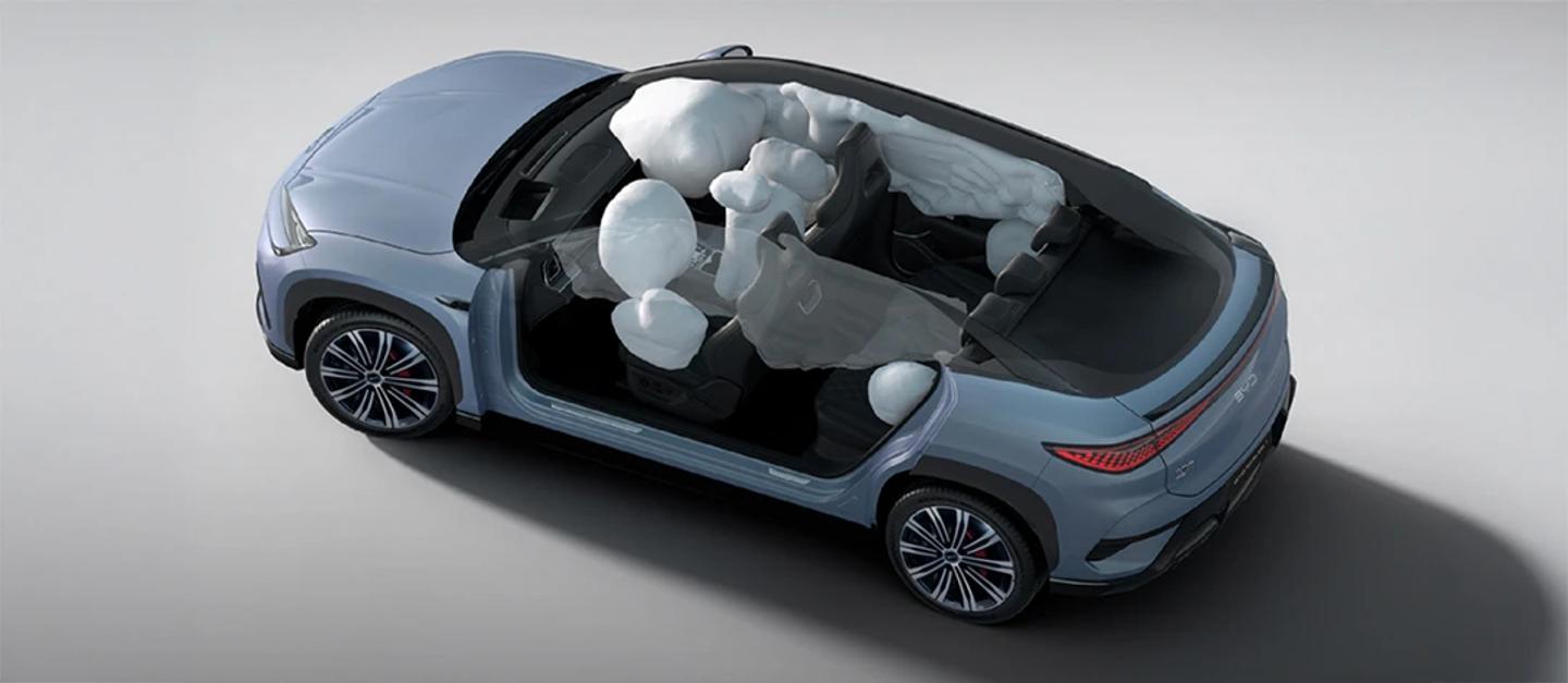 Segurança confiável com 9 airbags