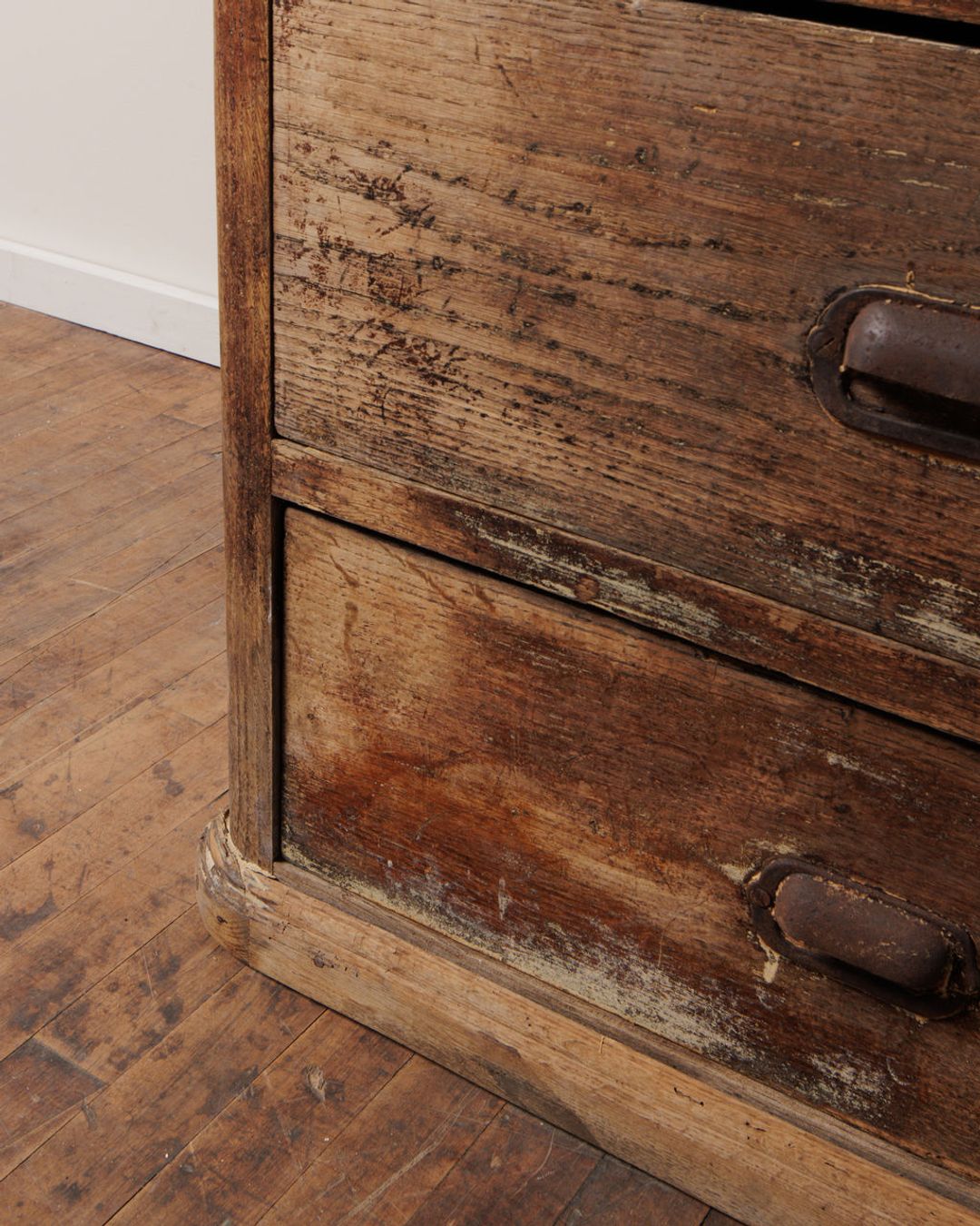 Apothecary Dresser