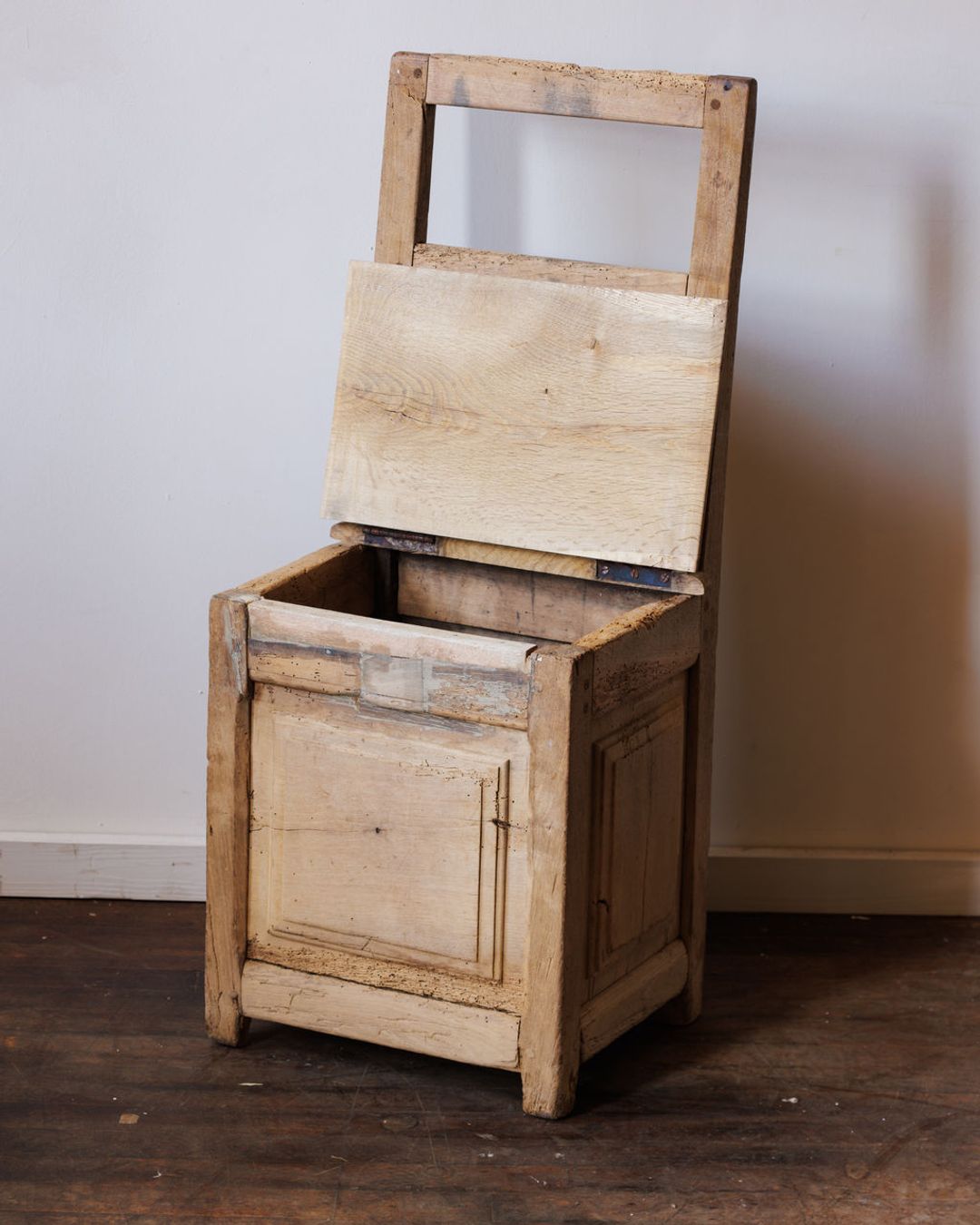 Salt Box Chair