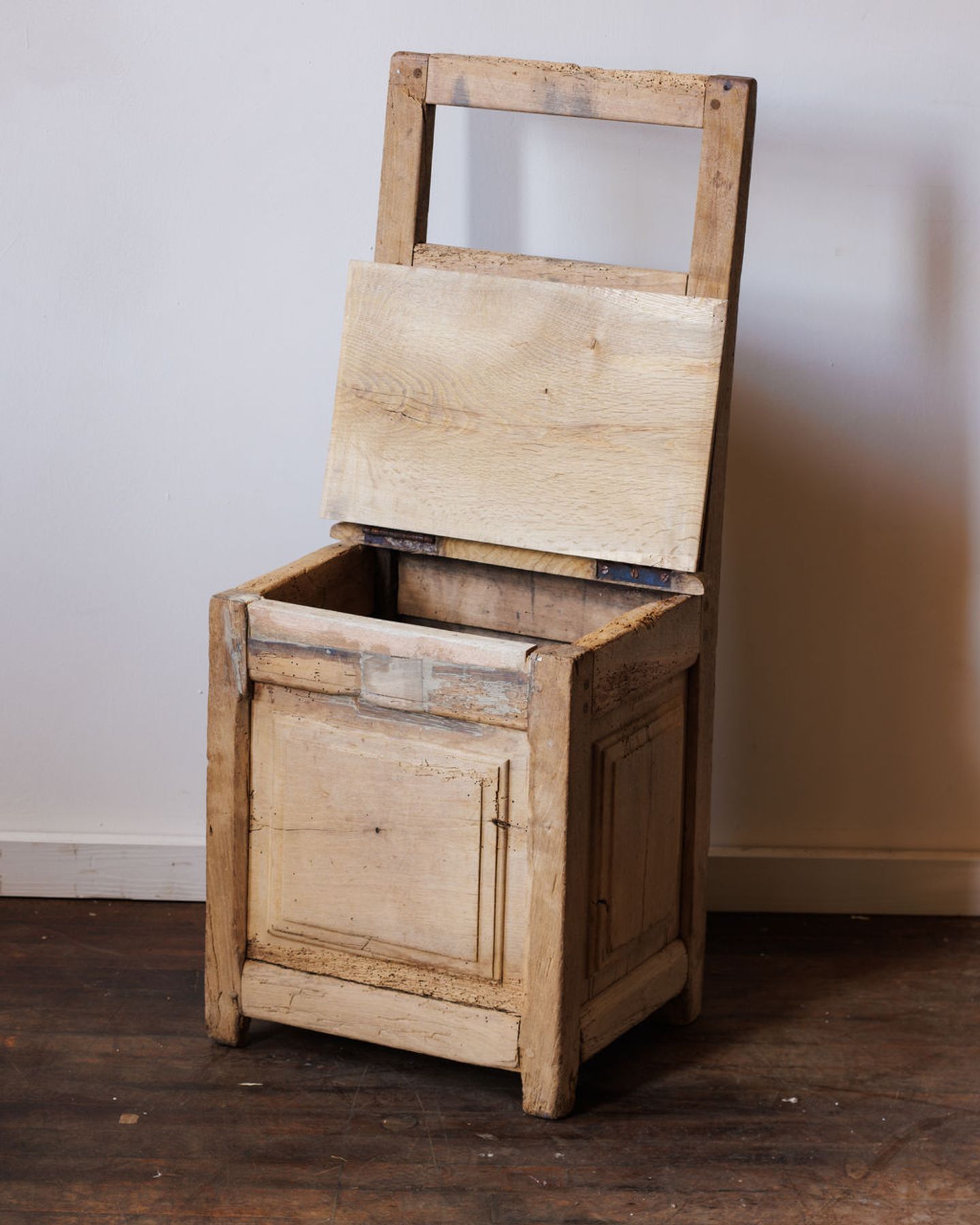 Salt Box Chair