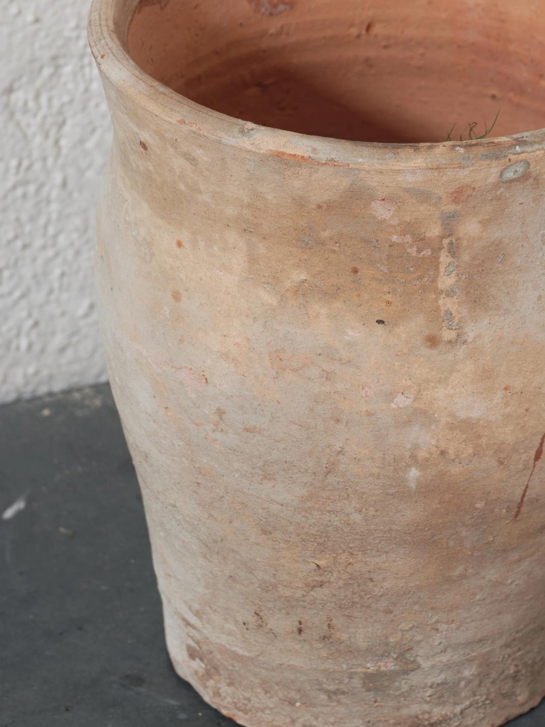 Cream Patina Pot - Curve