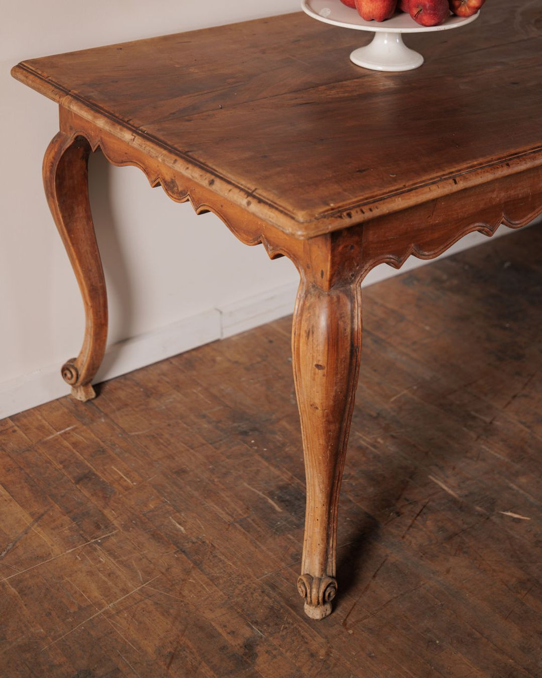 Scallop Dining Table