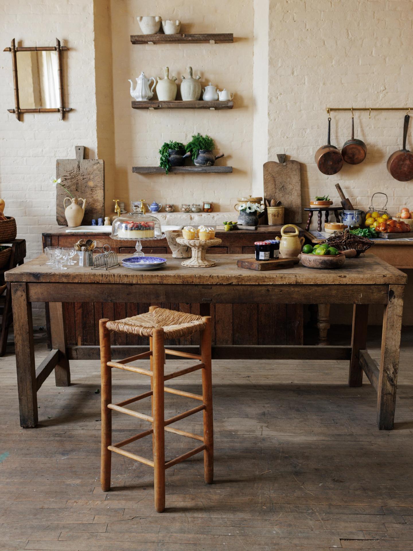 Natural Rush Counter Stool