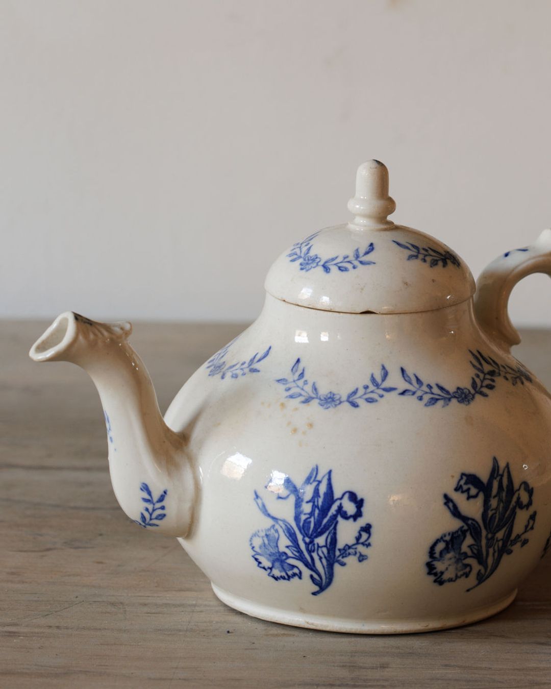 Saint Uze Tea pot