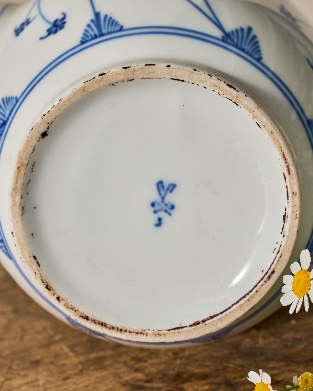 Saint Uze Teapot
