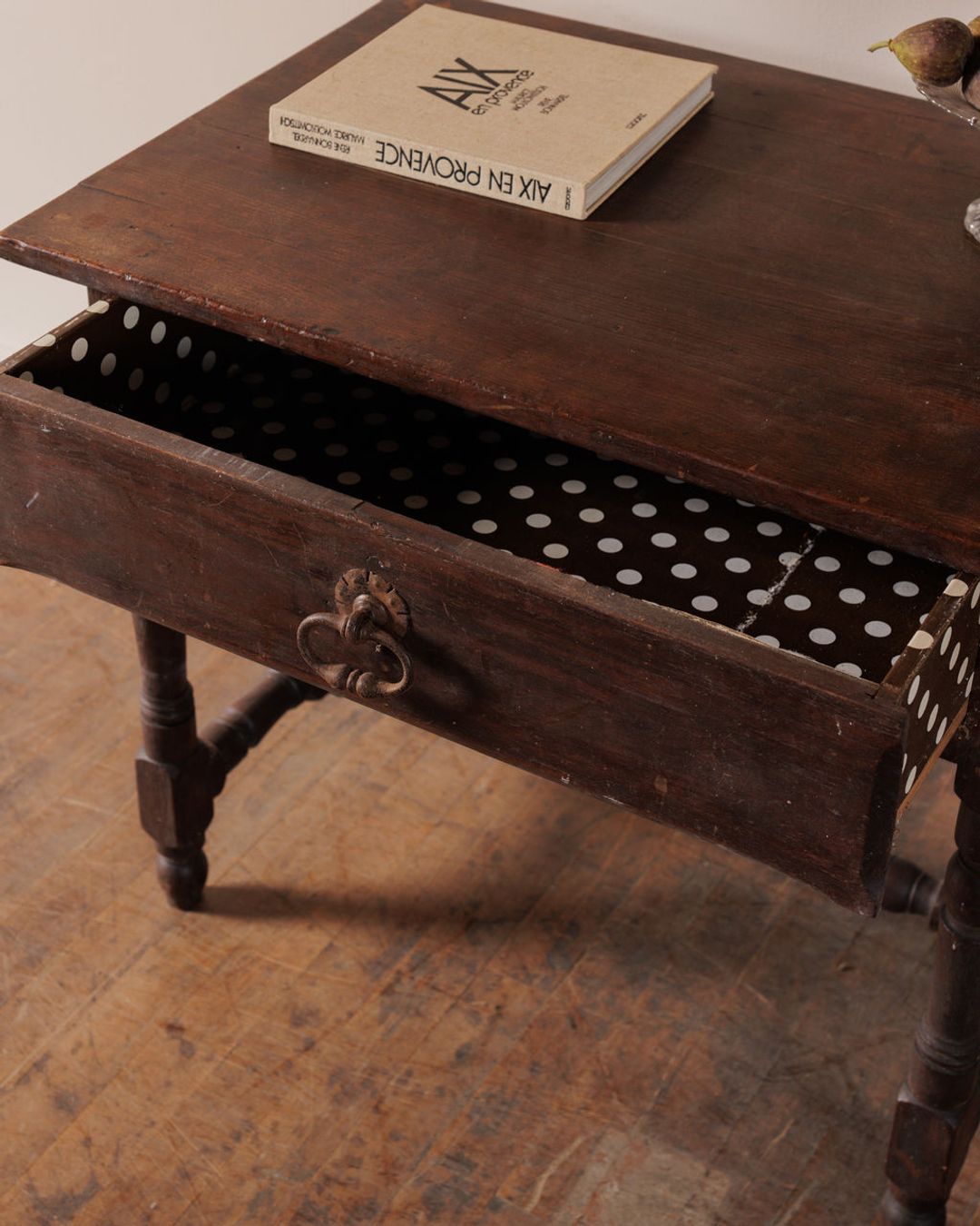 19th c. Walnut Side table