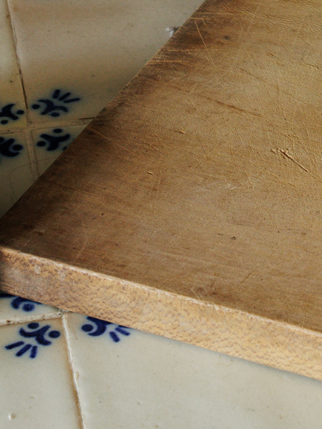 Antique Curved End Cutting Board