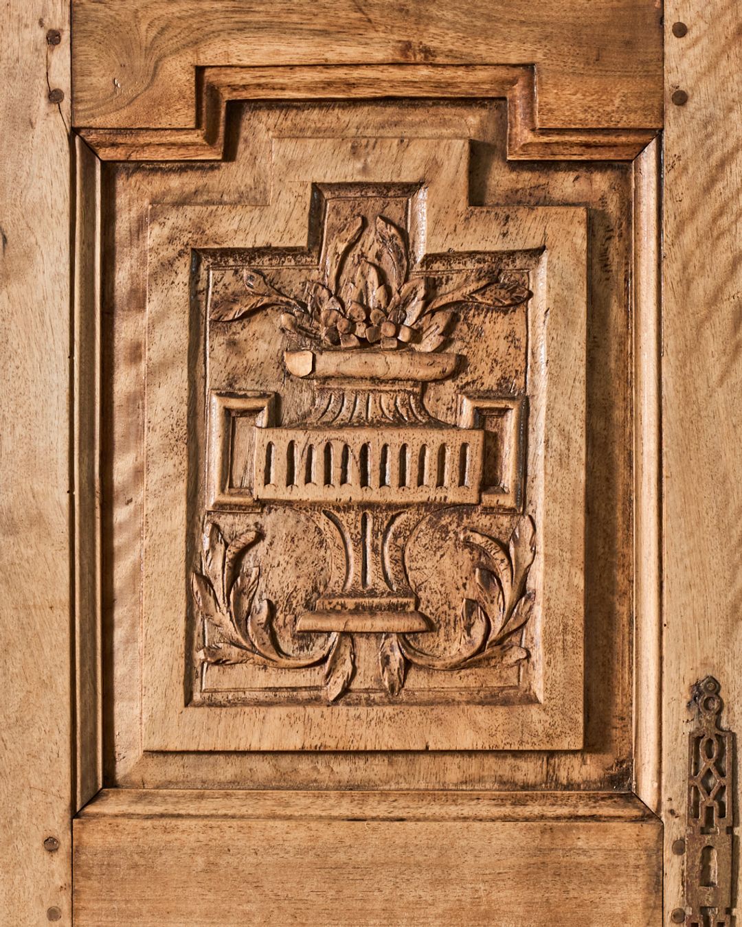 18th c. Oak Cupboard
