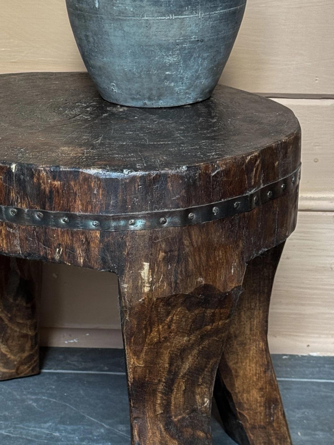 Dark Naga Stool