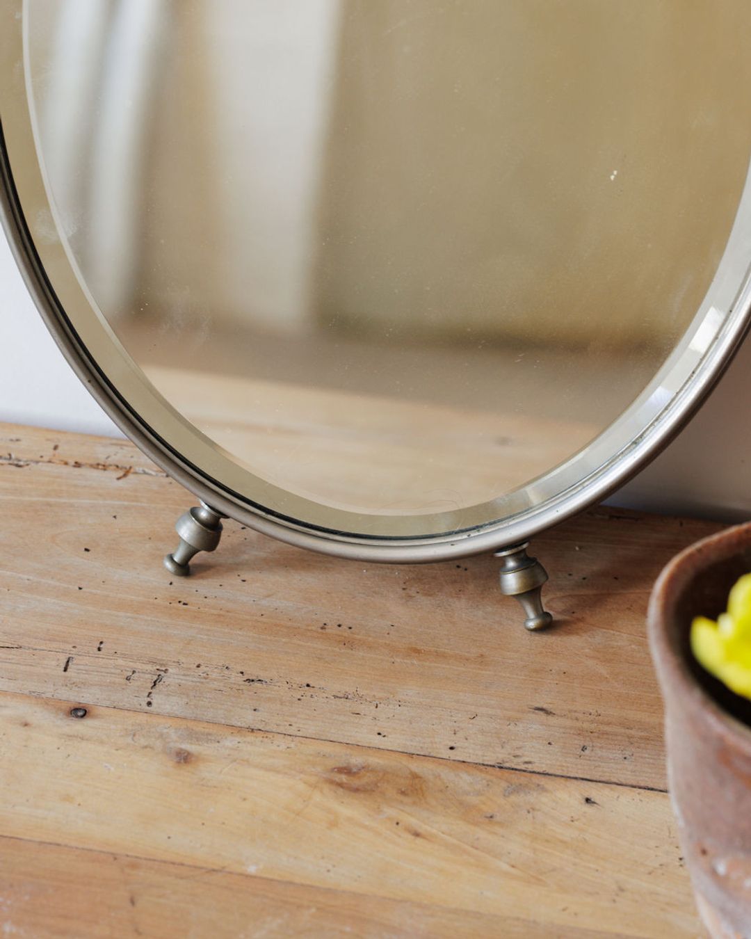 The Bow Mirror