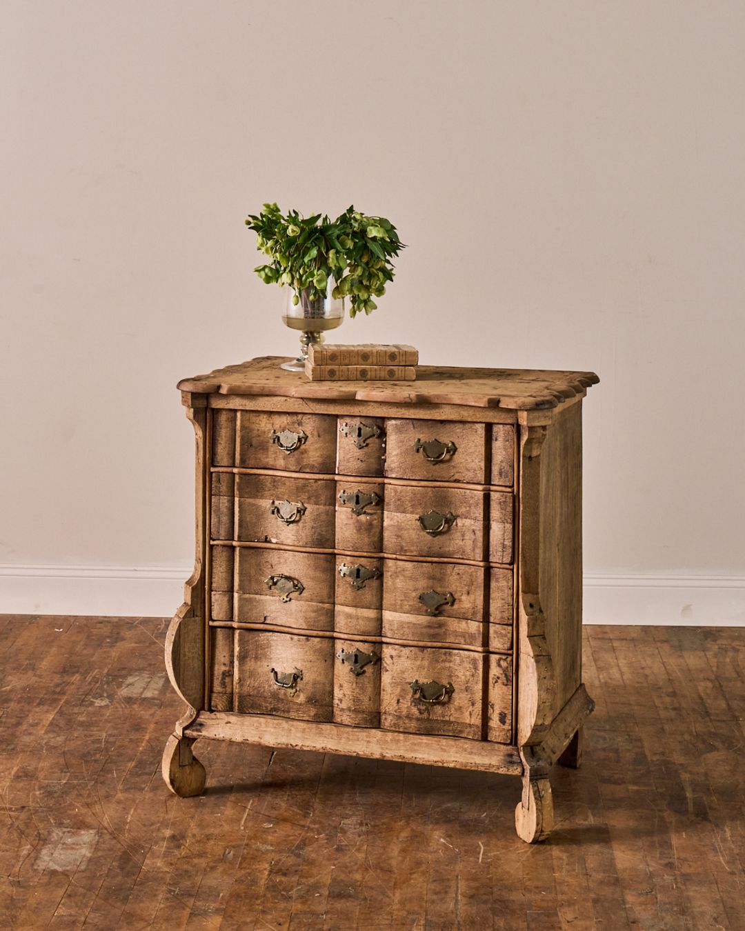 18th c. Dutch Commode
