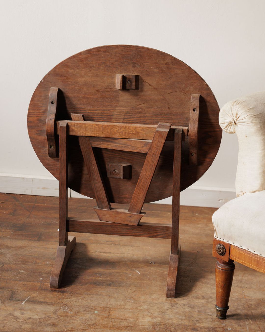 Mini Wine Tasting Table - Oval