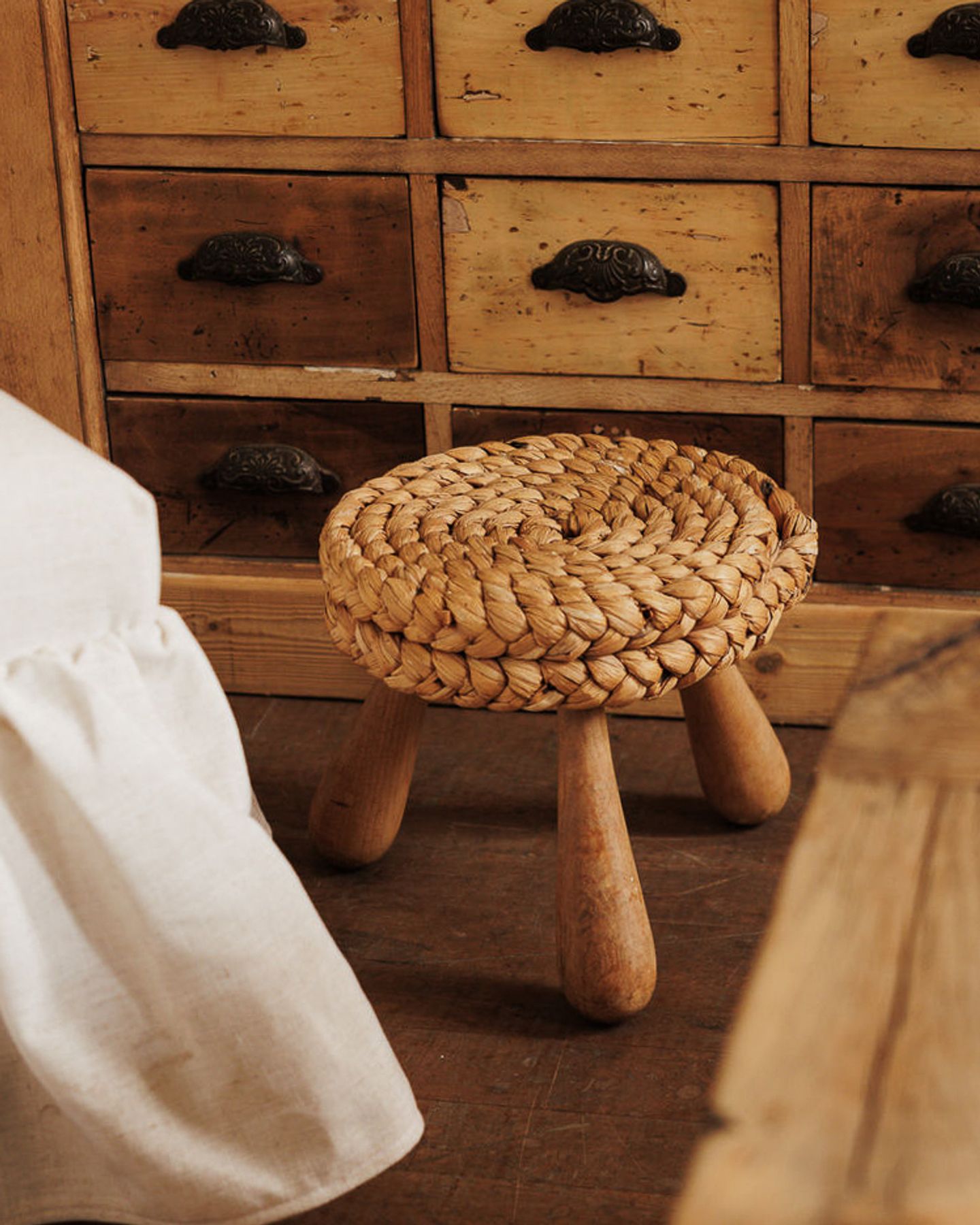 French Rush Stool
