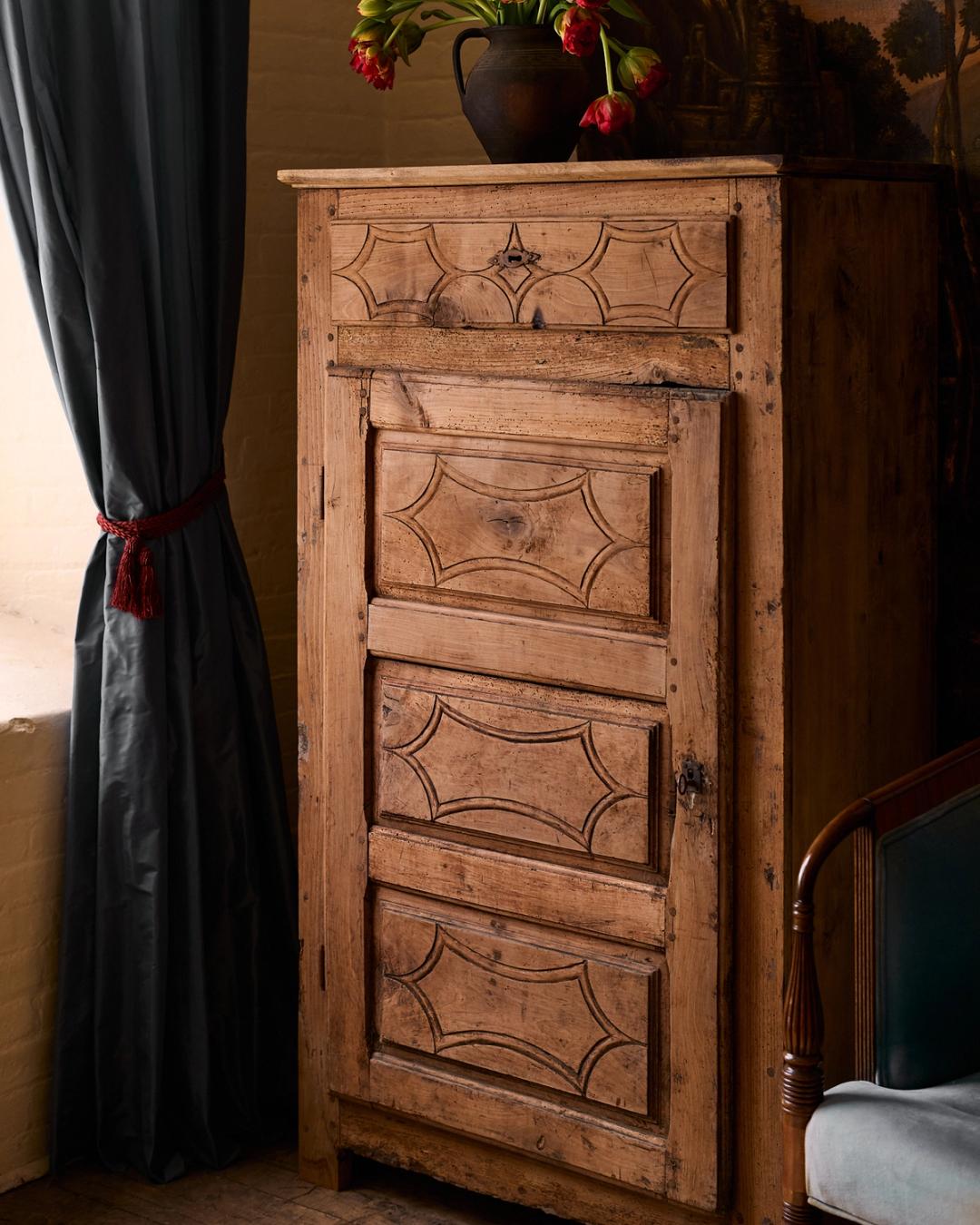 Pyrenees Laundry Cupboard
