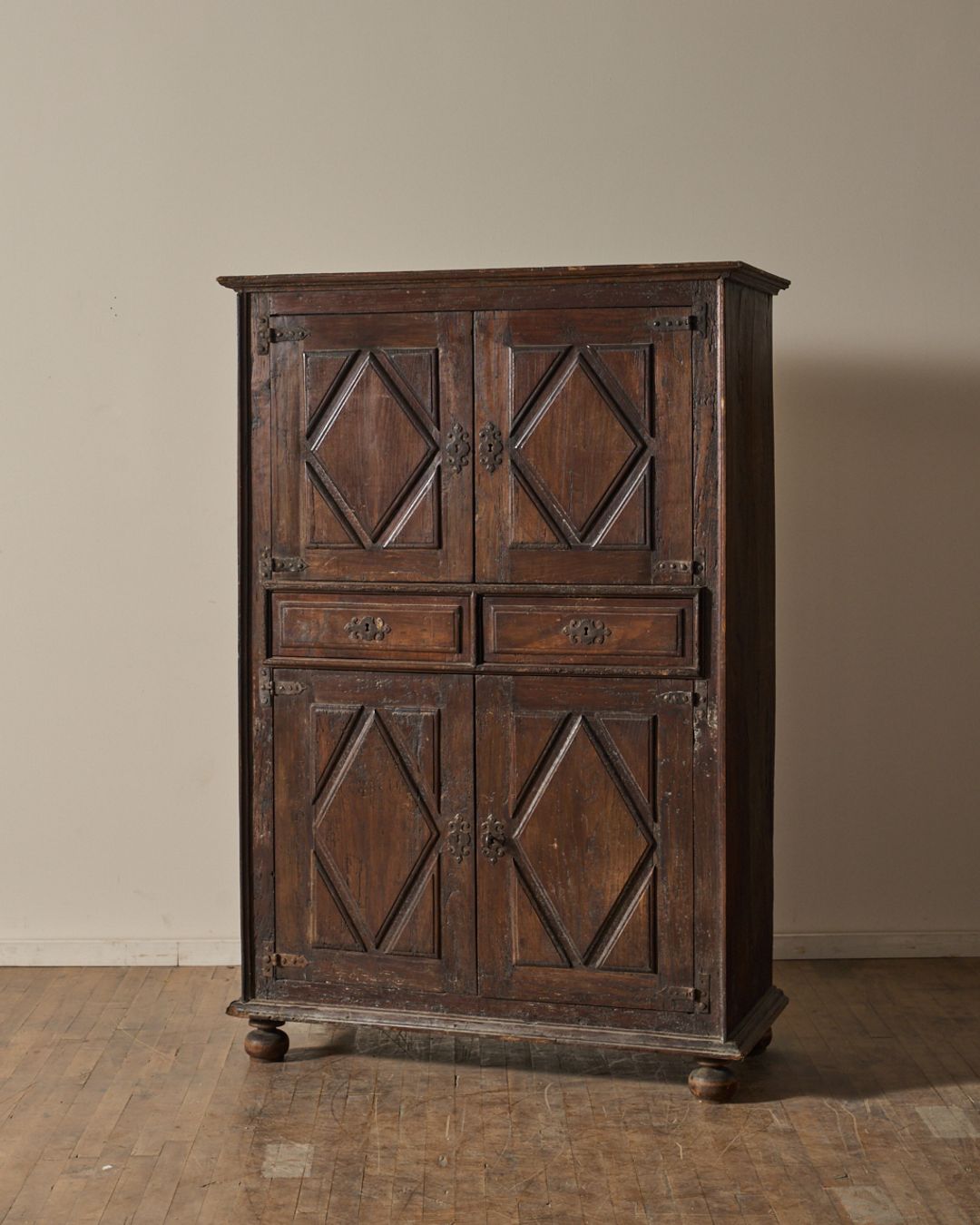 18th c. Portuguese Cabinet