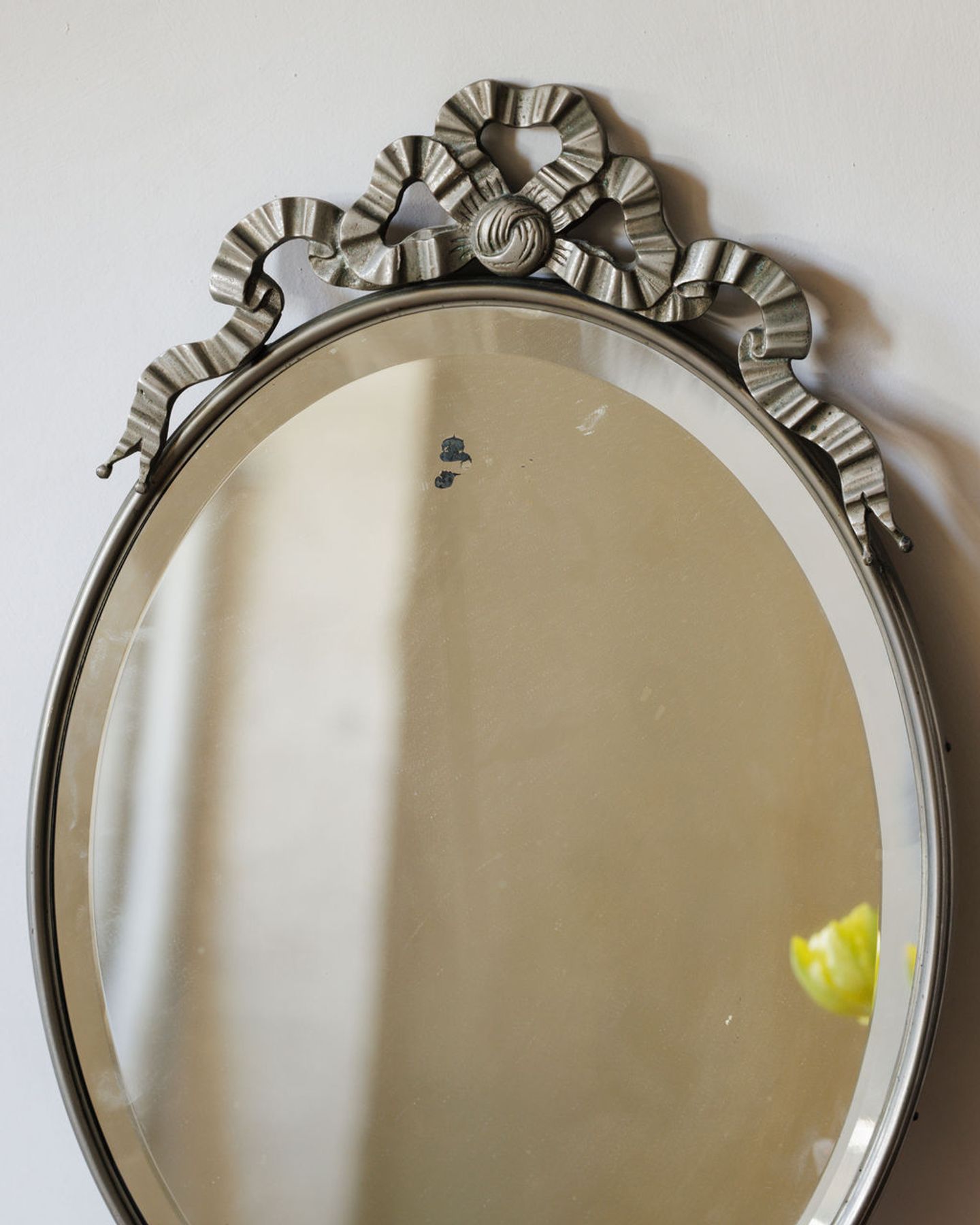 The Bow Mirror