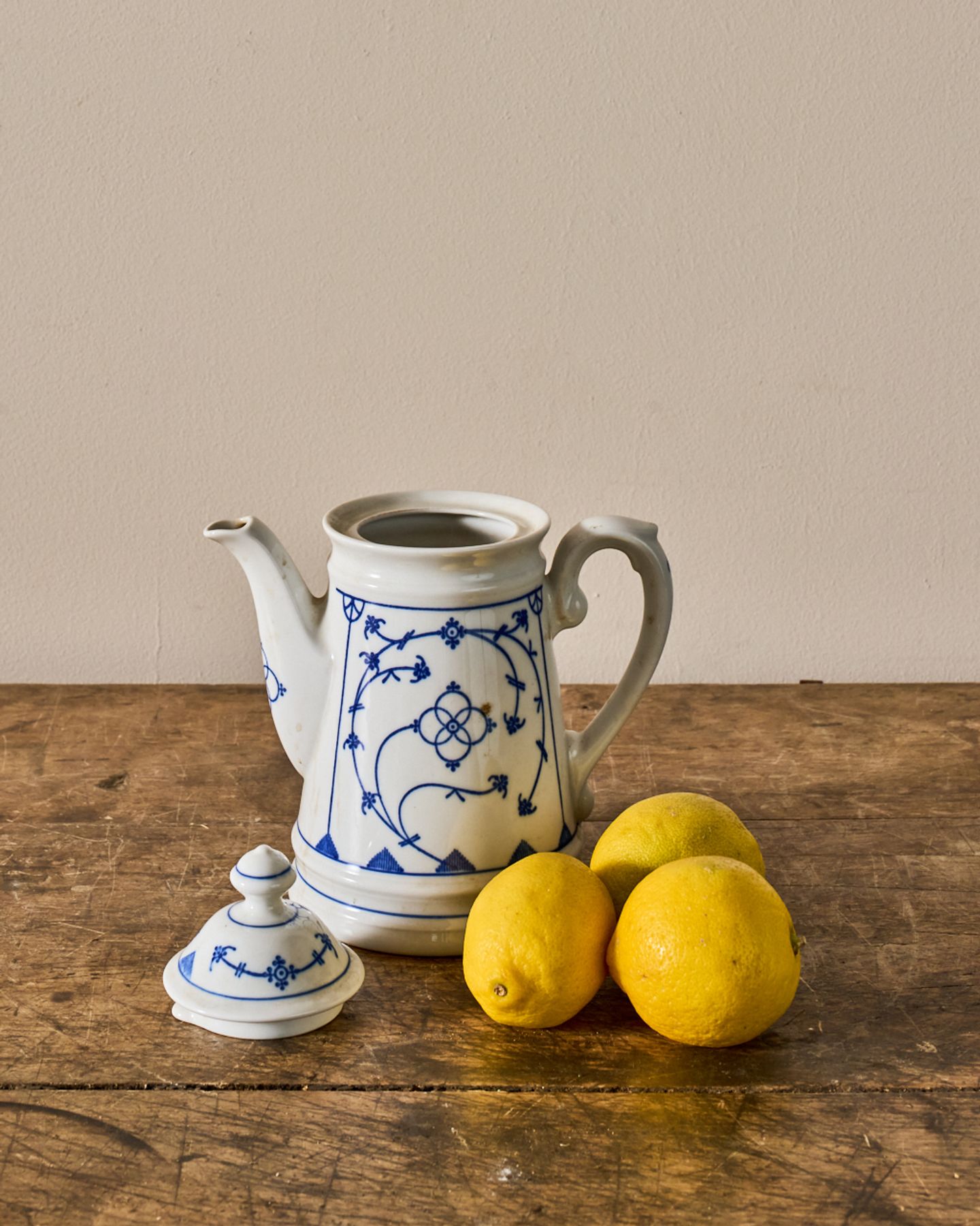 Saint Uze Teapot