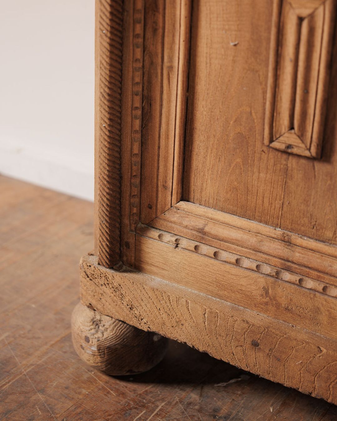 French Vitrine