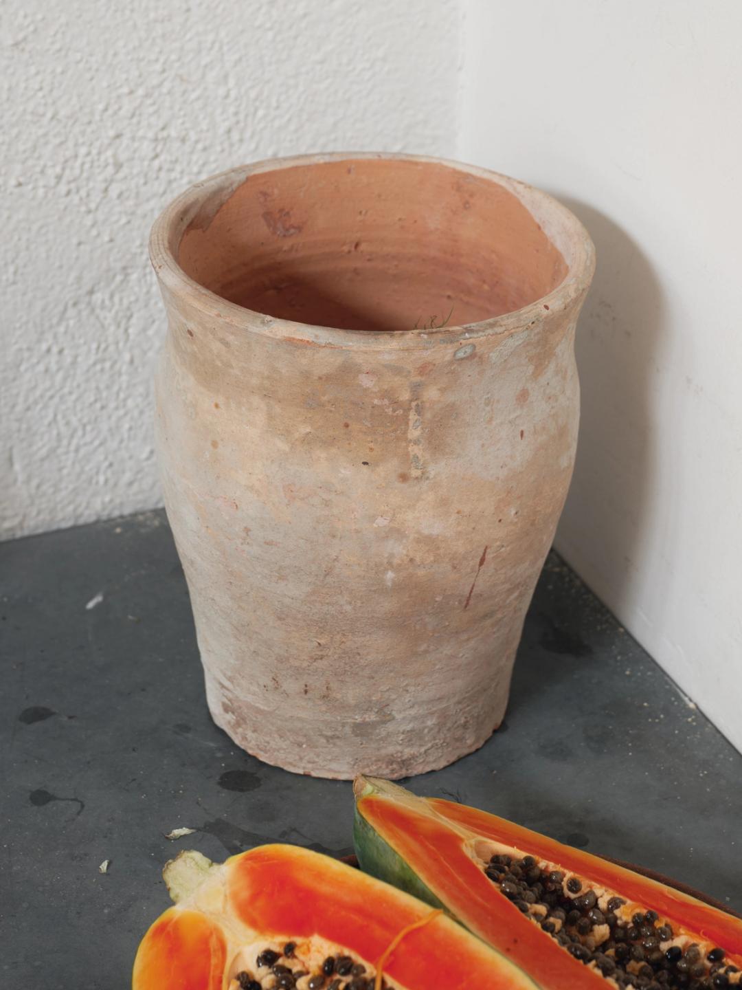 Cream Patina Pot - Curve