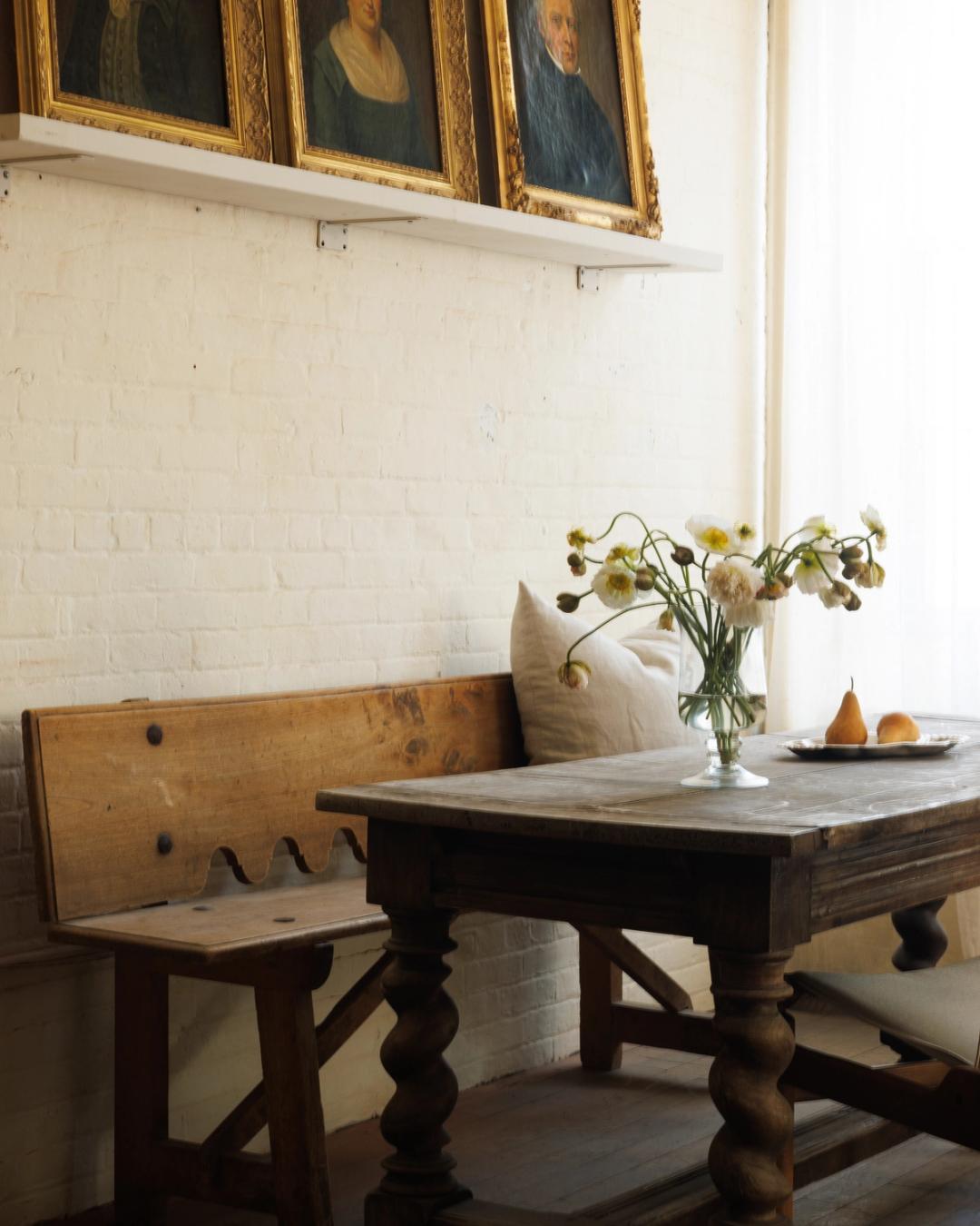 Spanish Scallop Bench