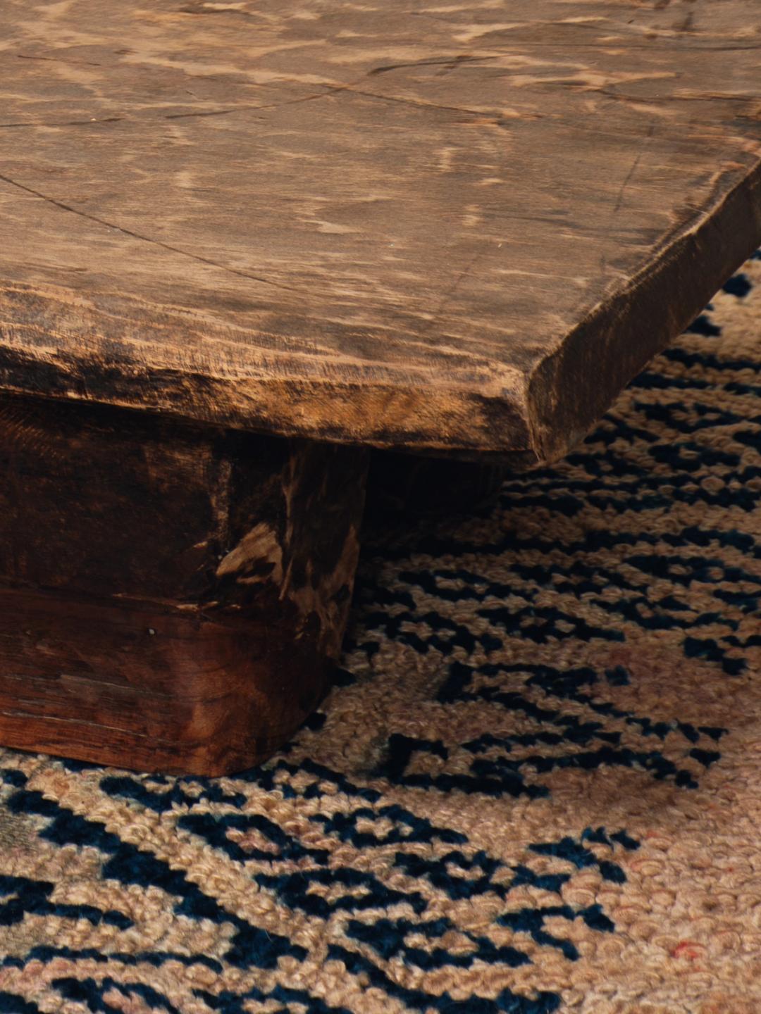 Naga table