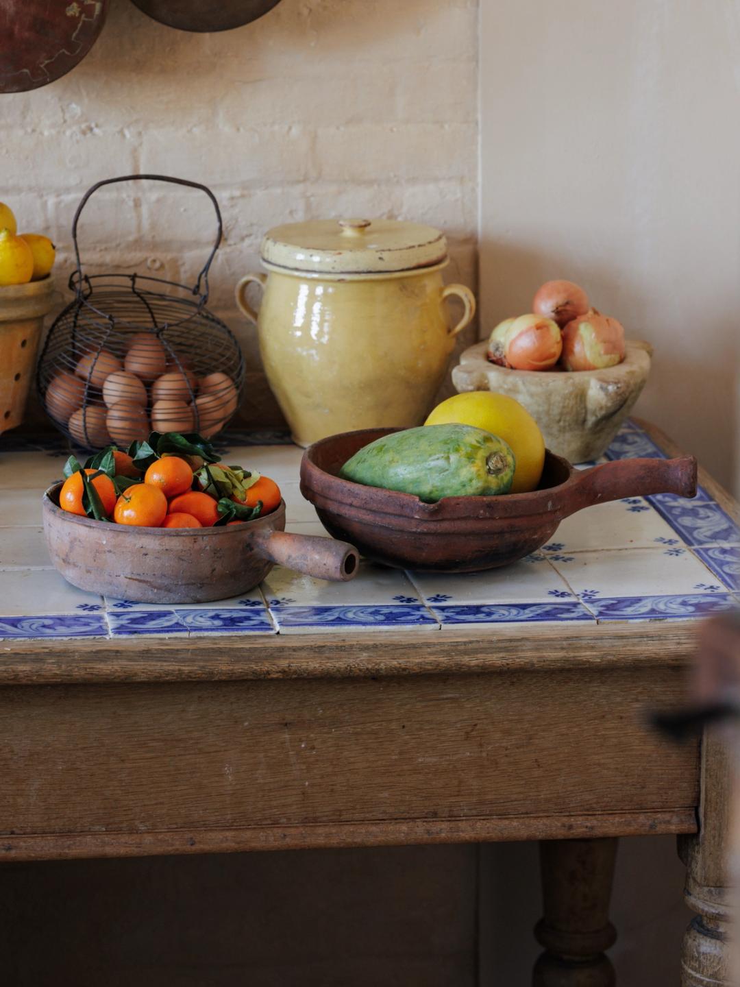 Curved Savoie Pot with Lid