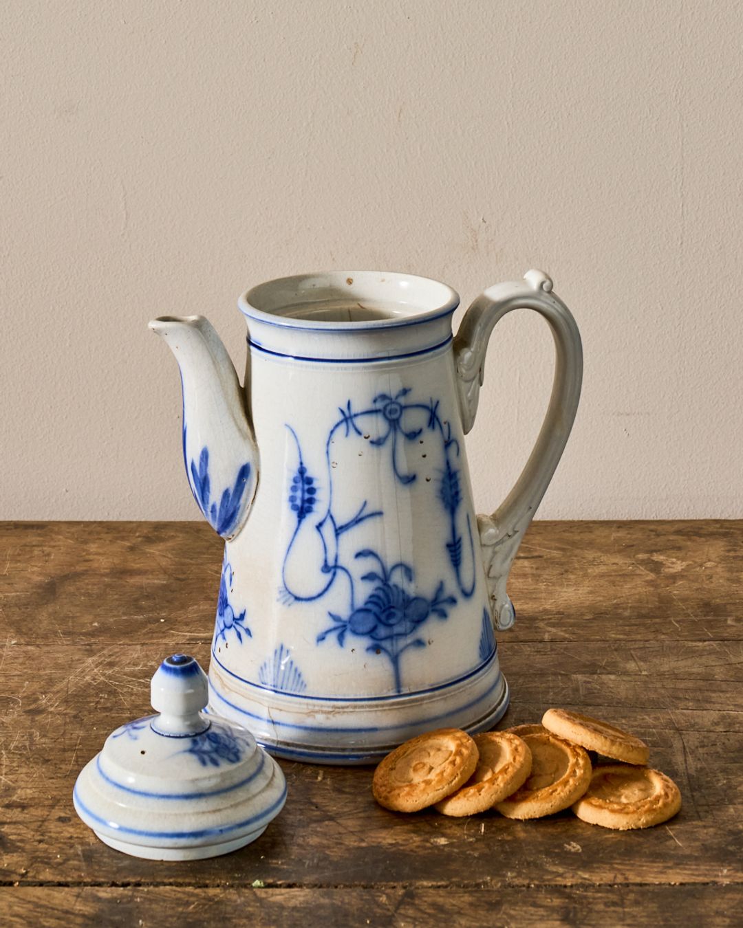 Saint Uze Teapot